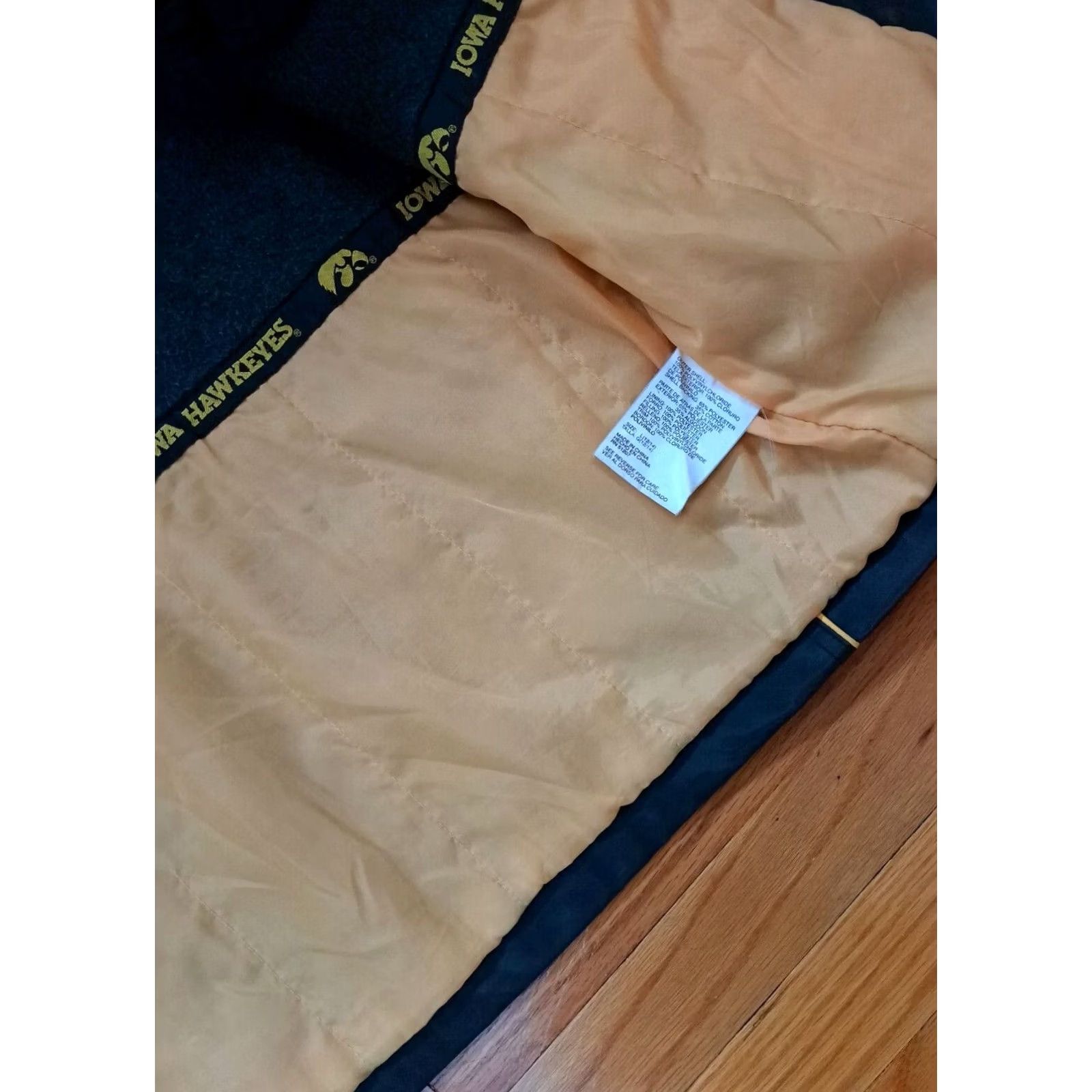 Vintage Iowa Hawkeyes Insulated Full Zip Hooded Parka Jacket L Black Unisex Adults Size L Size US L / EU 52-54 / 3 - 6 Thumbnail