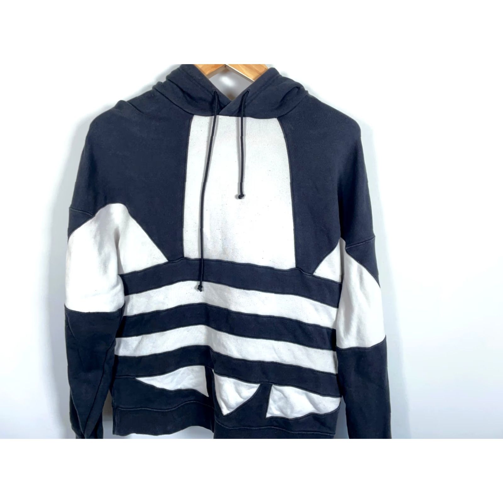 Adidas VINTAGE adidas Trefoil Logo Hoodie Shirt Women’s M Black White Embroidered Pockets Retro 90s Mens? Size M / US 6-8 / IT 42-44 - 4 Thumbnail