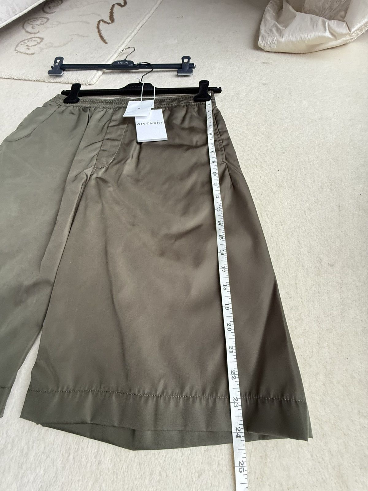 Givenchy SS24 $1.15k 🤑 Givenchy logo nylon baggy track shorts 46 Size US 30 / EU 46 - 9 Thumbnail