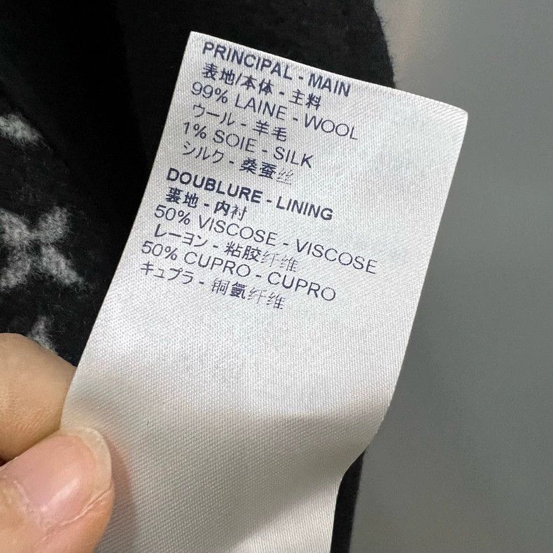 Louis Vuitton Louis Vuitton size 36 Black coat with full print of old flo Size US M / EU 48-50 / 2 - 4 Thumbnail