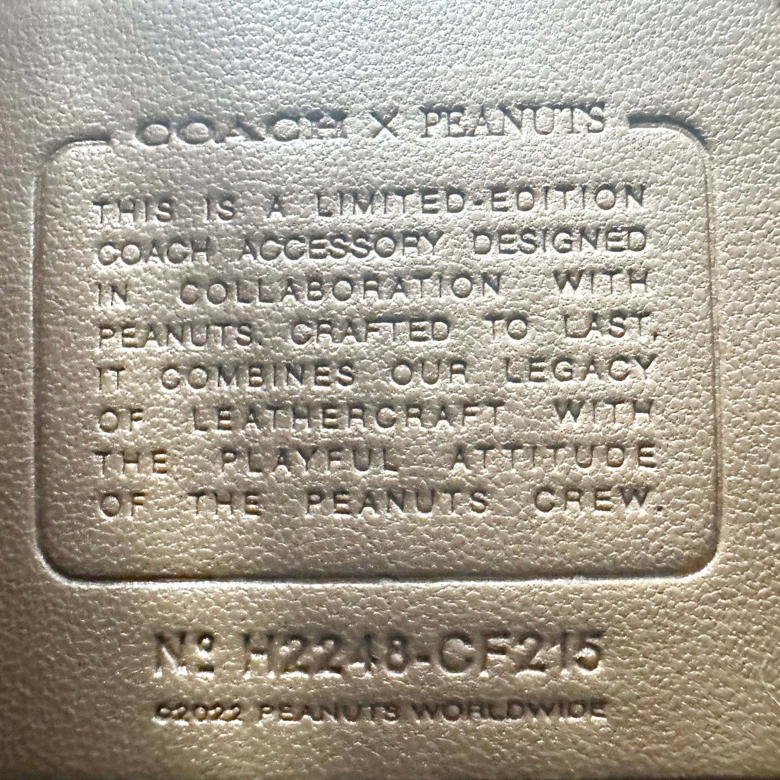Coach Peanuts Corner Zip Wristlet Snoopy Present Motif CF215