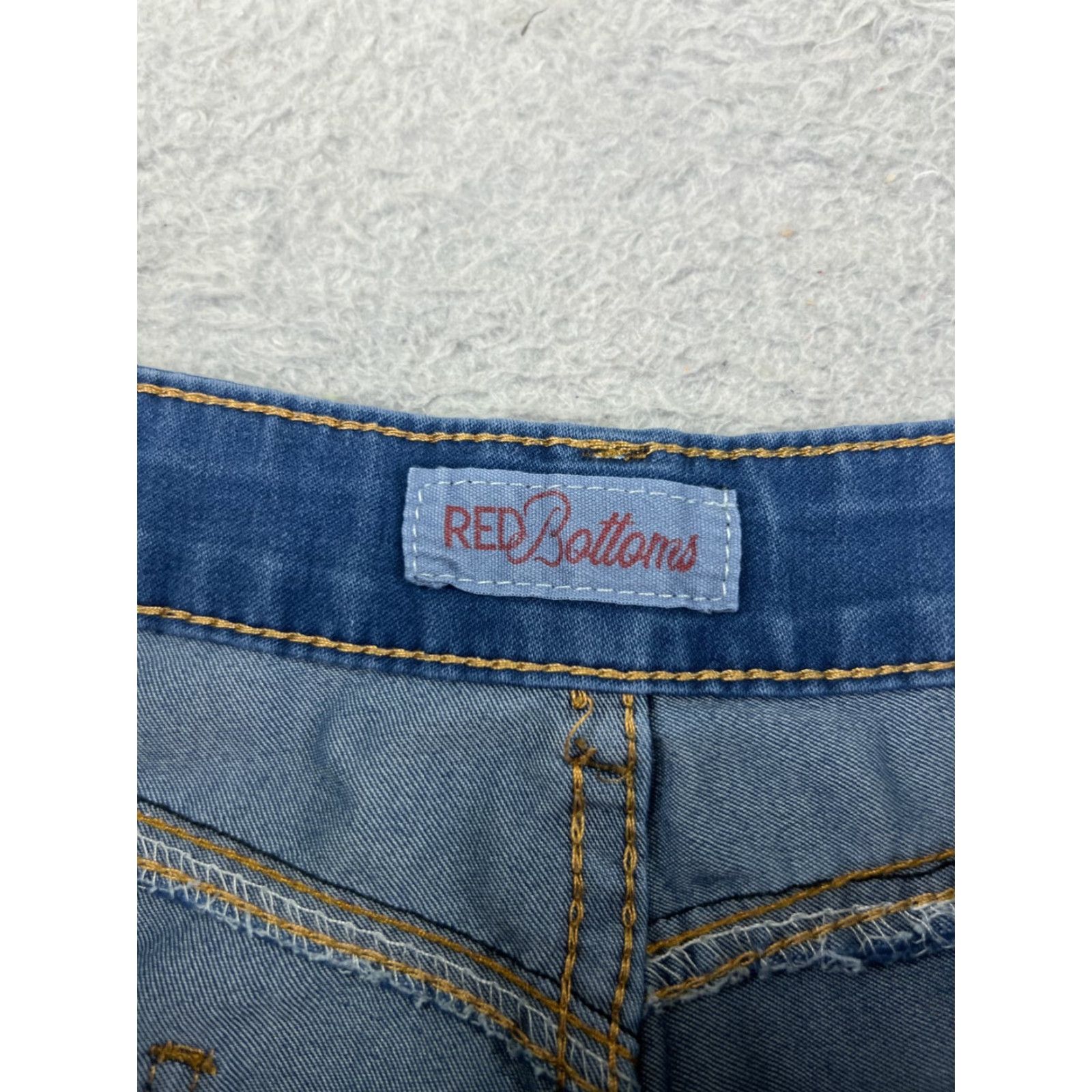 Vintage Red Bottoms Jeans Womens Capri Denim Blue 27 Inseam 22 Slim Stretch Cotton 9 Regular 5-Pocket Zipper Distressed Size 30" / US 8 / IT 44 - 3 Thumbnail