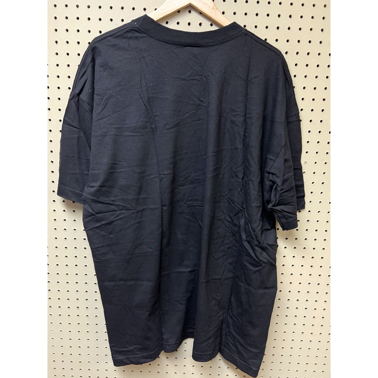 Vintage VINTAGE Rainforest Cafe T-Shirt 2XL Unisex Adults Black 90s Animals Parrot Graphic Tee MGM Grand NOS Size US XXL / EU 58 / 5 - 3 Thumbnail