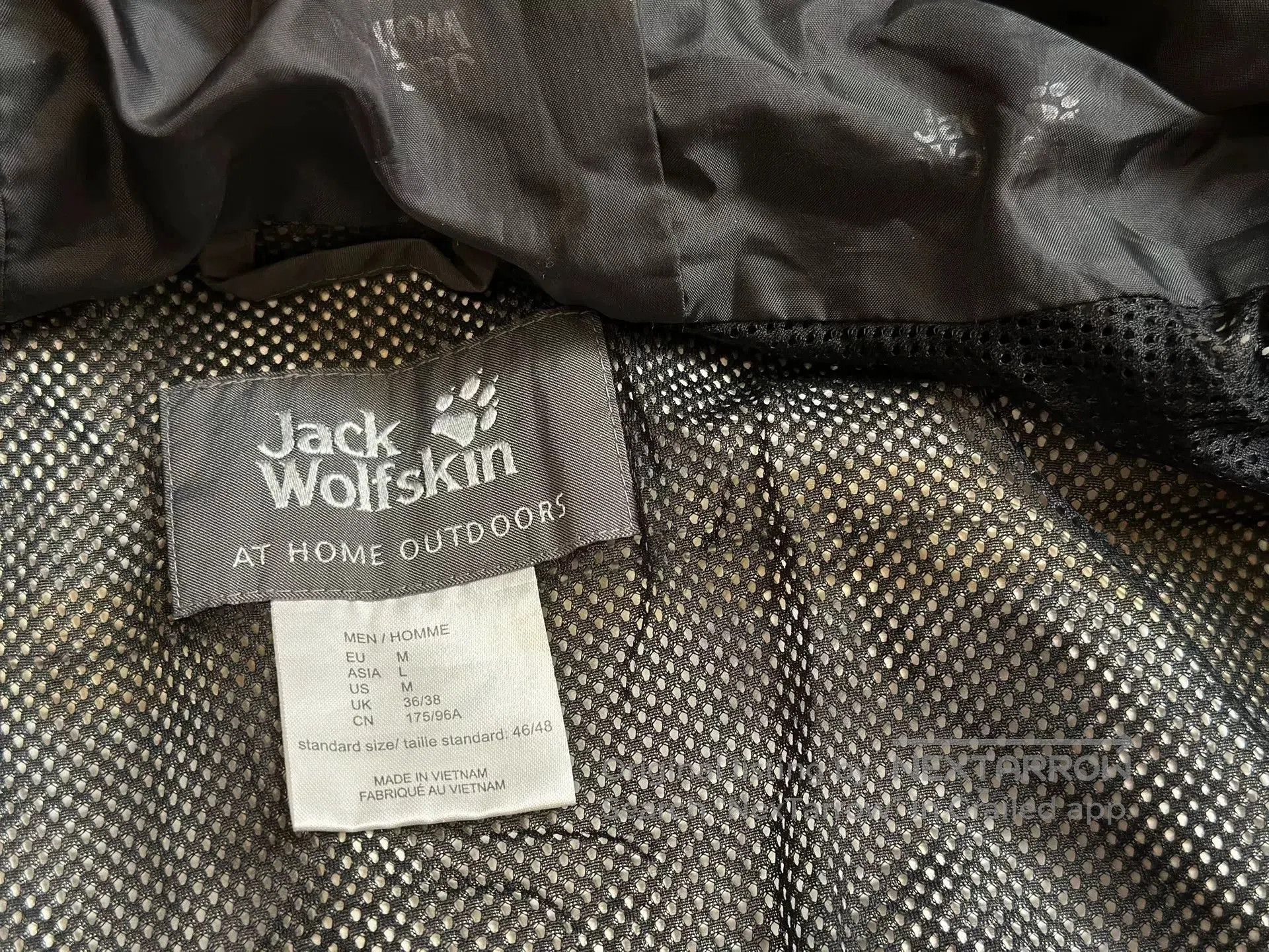 Jack Wolfskin JACKWOLFSKIN Lightweight Waterproof Jacket. Size US M / EU 48-50 / 2 - 6 Thumbnail