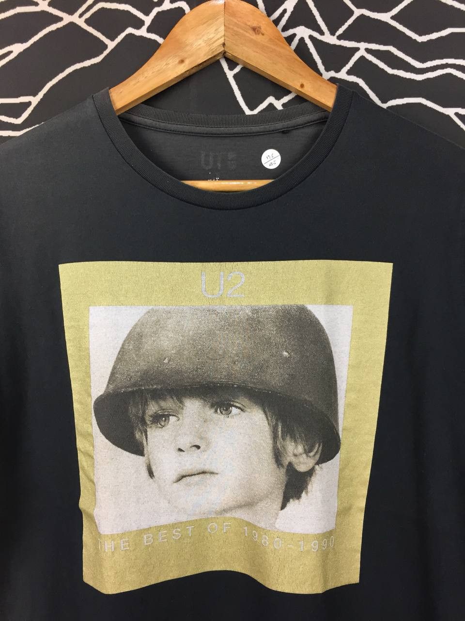 Band Tees Uniqlo x U2 Rock Band The Best of 1980-1990 Tee Size US M / EU 48-50 / 2 - 3 Thumbnail