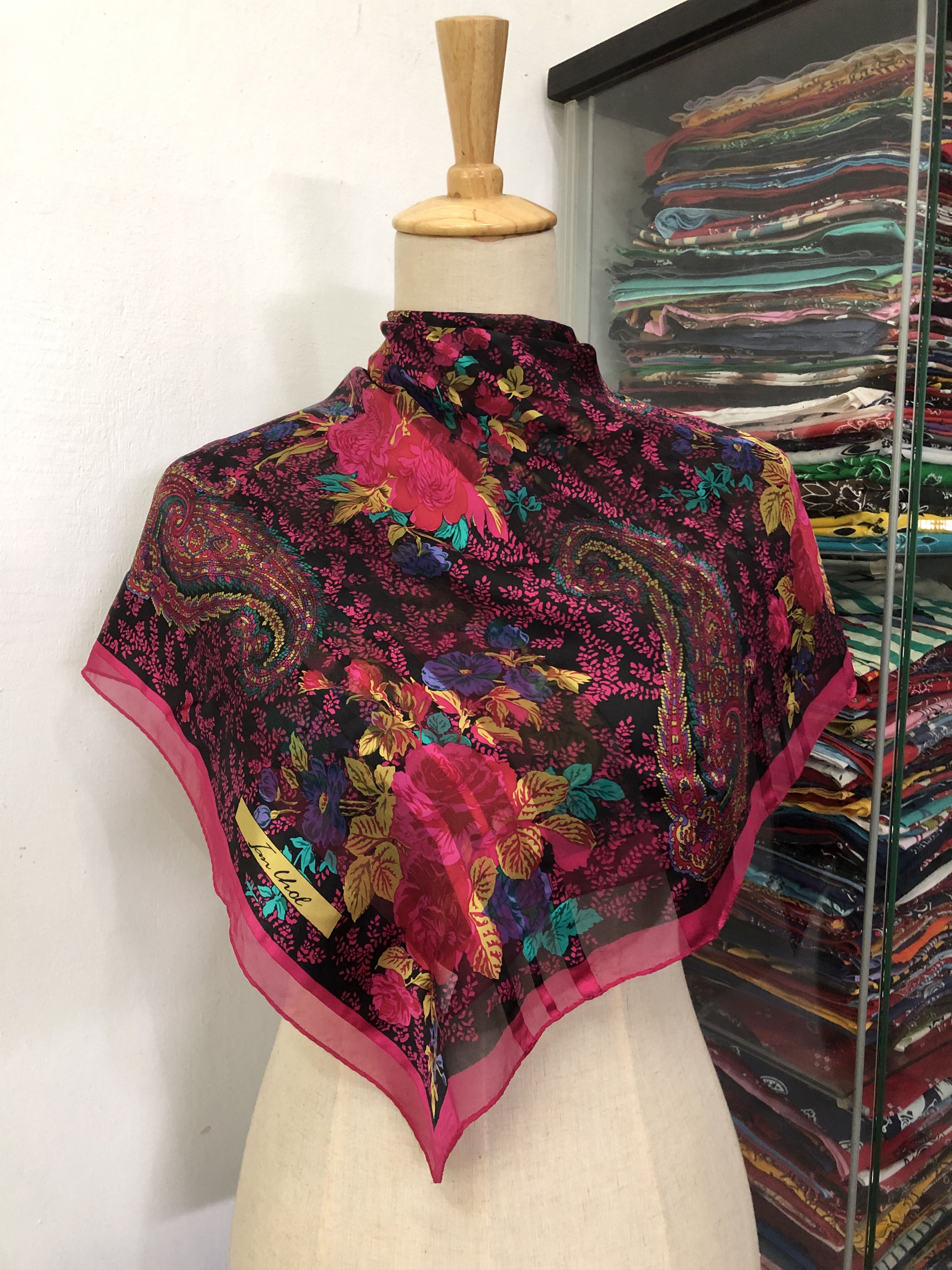 Vintage Vintage Silk Scarf Size ONE SIZE - 1 Thumbnail