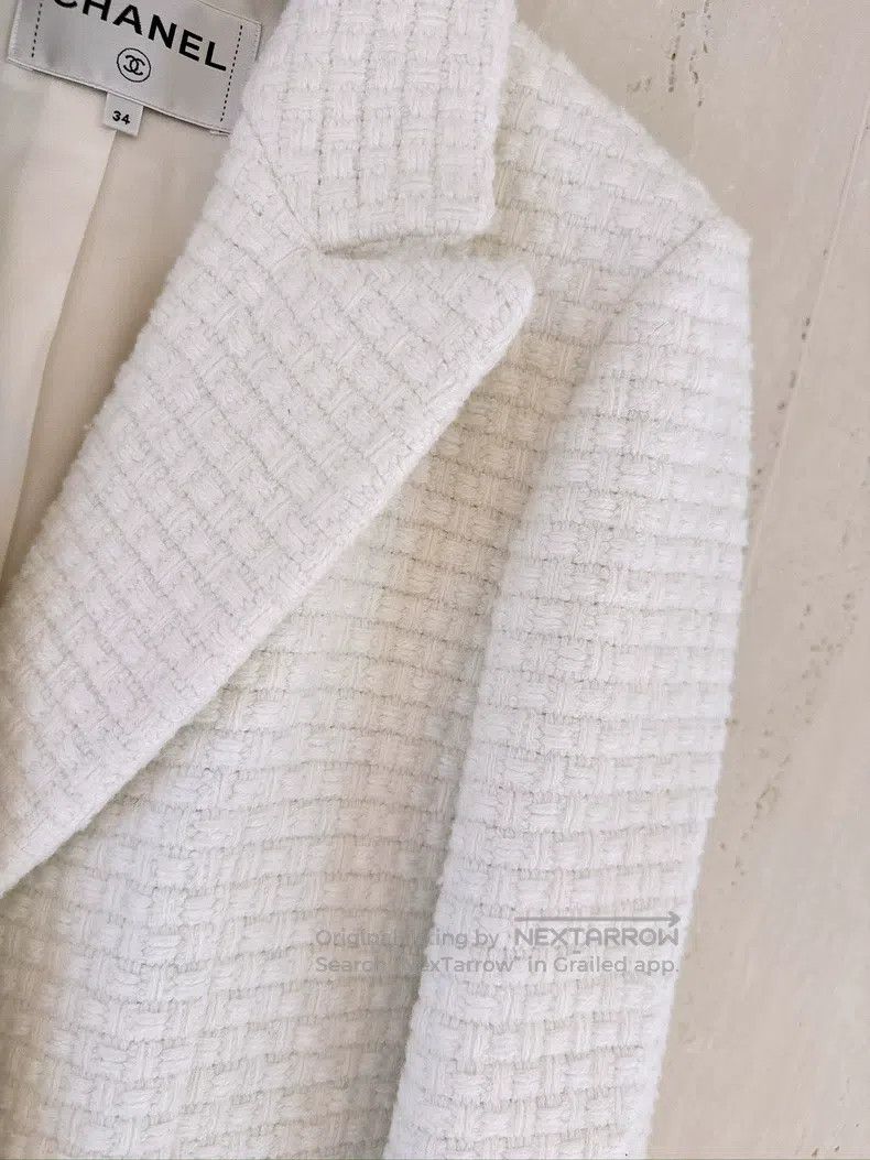 Chanel Chanel 21B Autumn and Winter Preview White Wafflog Jacket Size XXS / US 00 / IT 34 - 3 Thumbnail