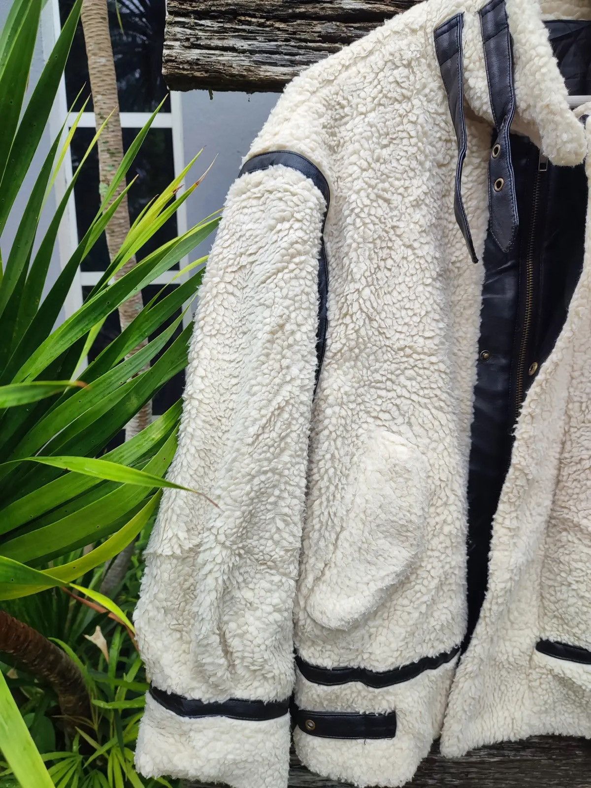 Japanese Brand GRL Faux Shearling Bondage-Style Jacket Size US M / EU 48-50 / 2 - 6 Thumbnail