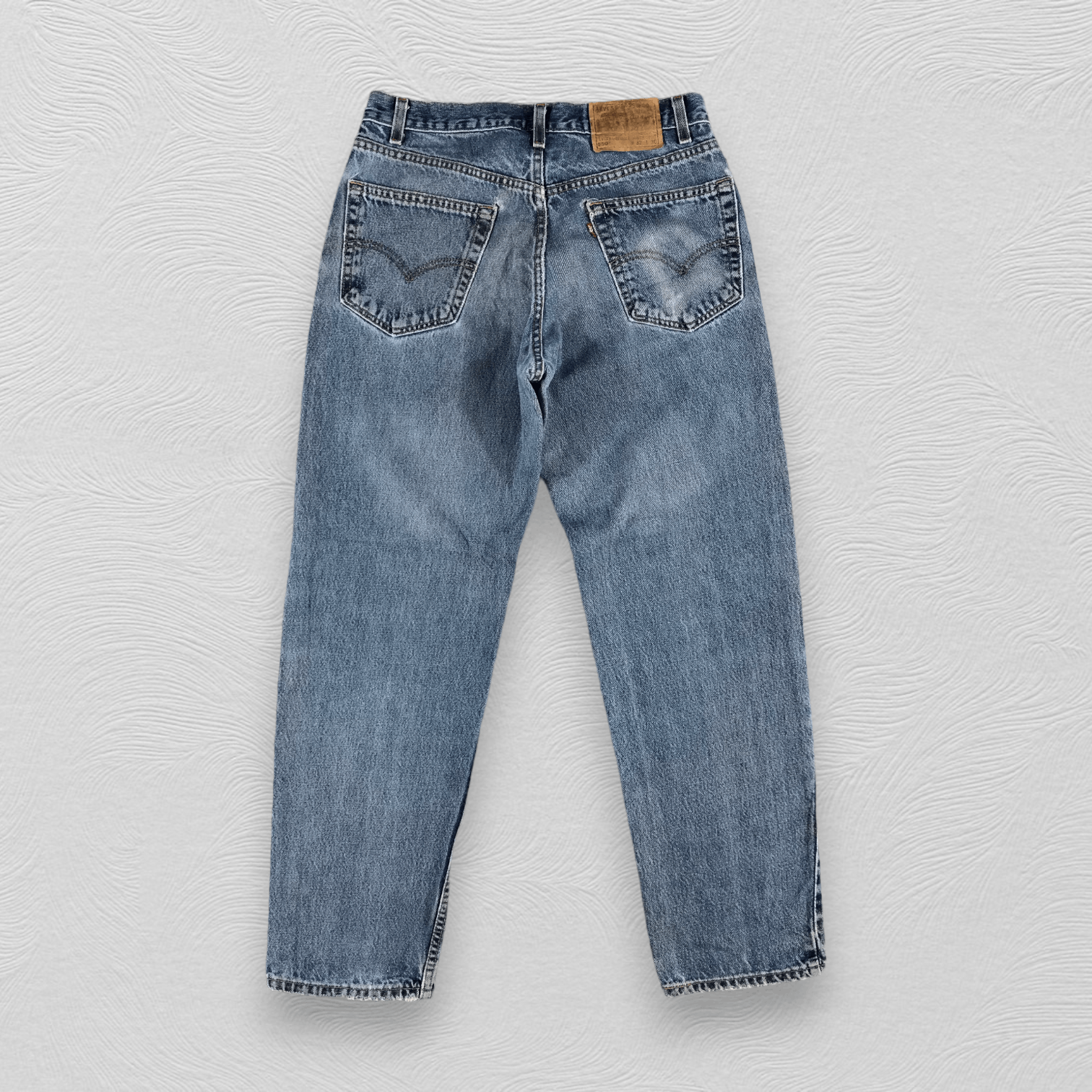 Levi's Vintage Levis 550 Jeans Distress Faded Blue Denim KJ865 Size US 31 - 2 Thumbnail