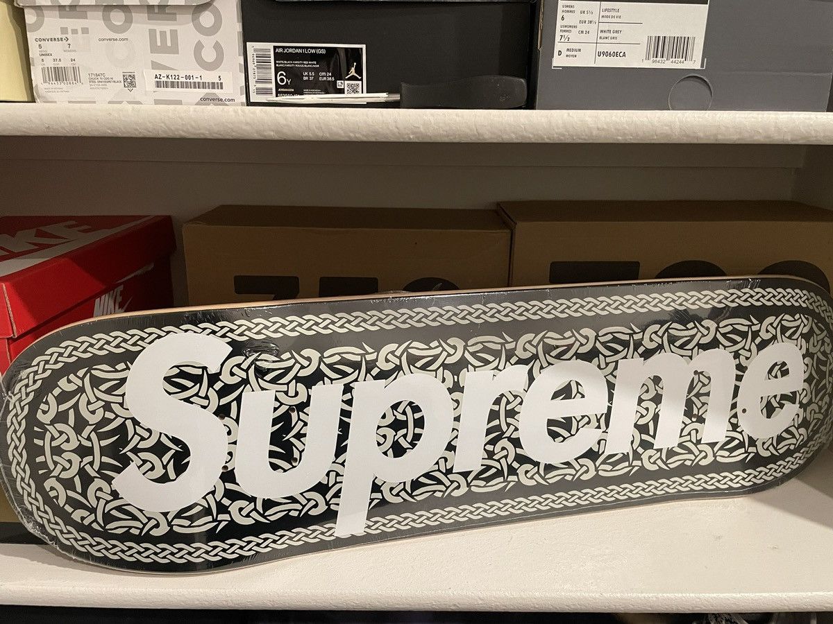 Supreme Supreme Celtic Knot Skateboard F/w19’ Size ONE SIZE - 1 Thumbnail