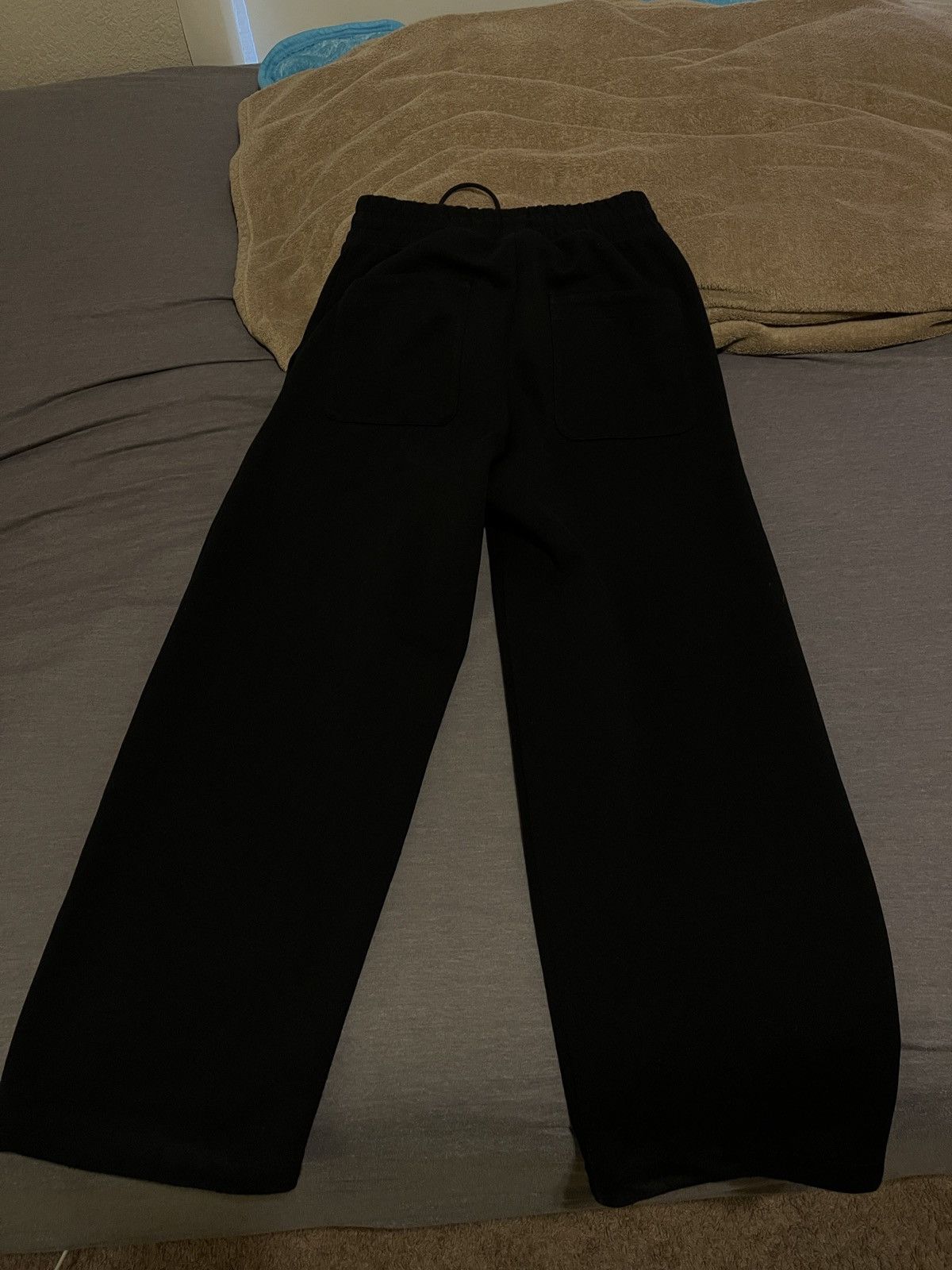 Uniqlo Uniqlo baggy Black sweats Size US 30 / EU 46 - 2 Thumbnail