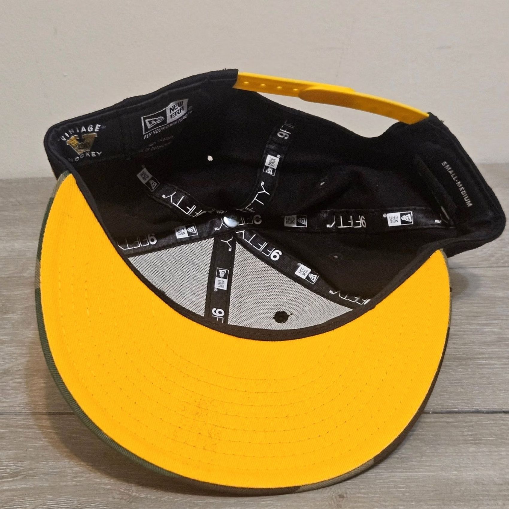 New Era VINTAGE Vancouver Canucks NHL Hockey New Era Cap Hat 59FIFTY Adjustable Snapback Black Mens Size ONE SIZE - 4 Thumbnail
