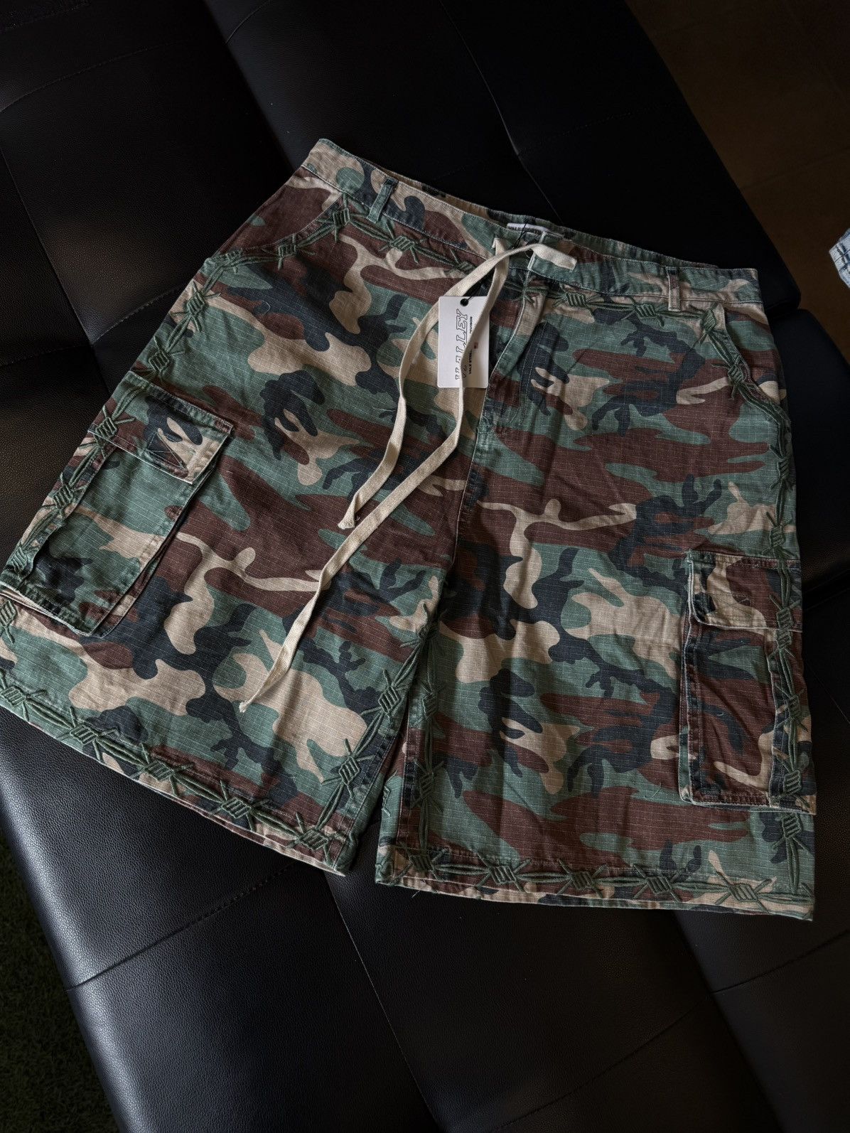 Vale Valley Green Camo Wire Shorts Size 36 (NEW) Size US 36 / EU 52 - 4 Thumbnail