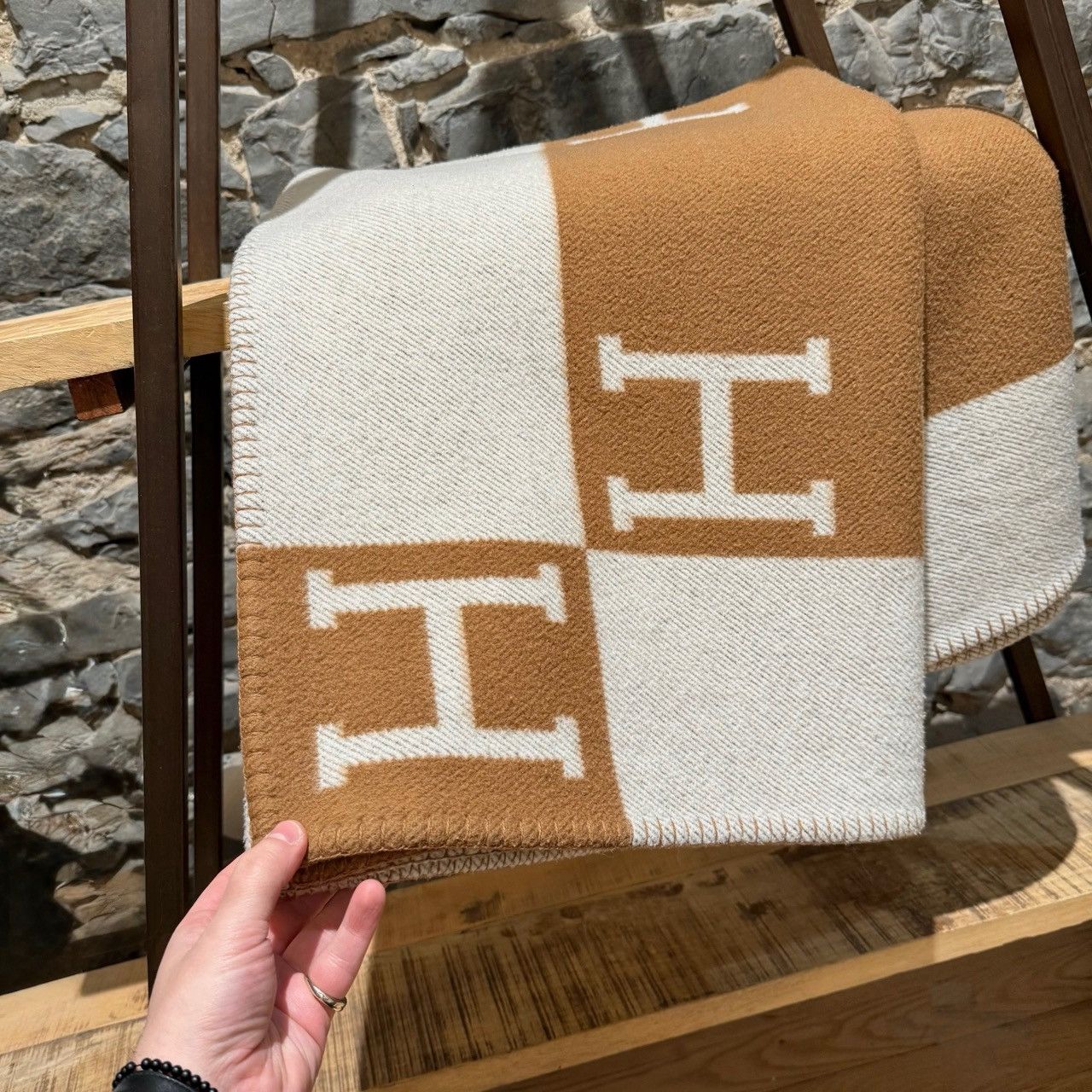Hermes Hermès Ecru Camel Wool Cashmere Throw Blanket Size ONE SIZE - 2 Thumbnail