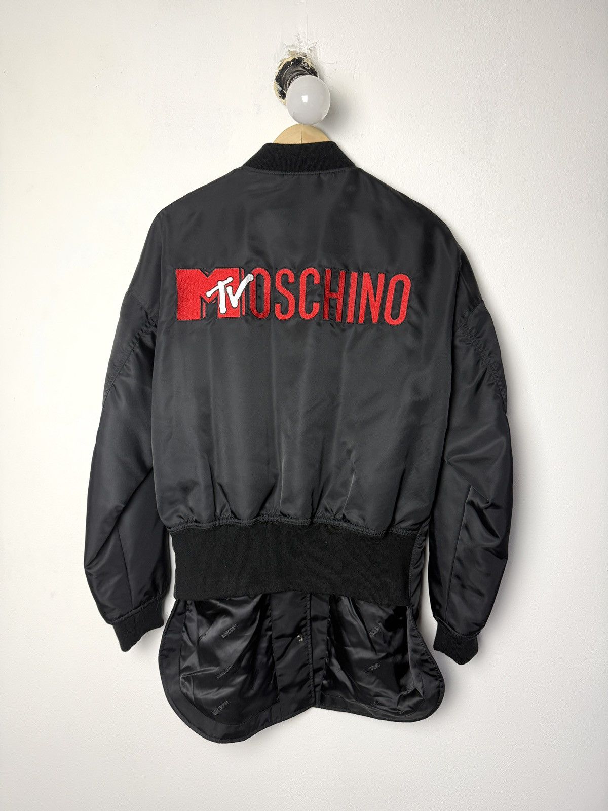 H&M × Moschino H&Moschino Asymmetrical Bomber Size S / US 4 / IT 40 - 2 Thumbnail