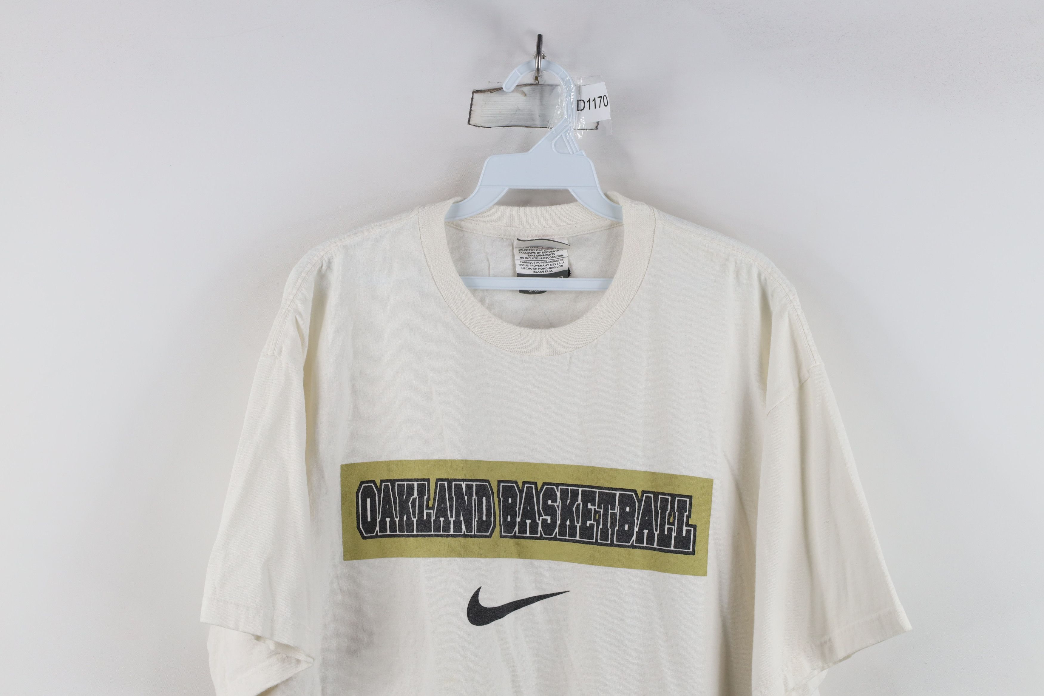 Nike Vintage Nike Swoosh Okland University Basketball T-Shirt Size US L / EU 52-54 / 3 - 2 Thumbnail