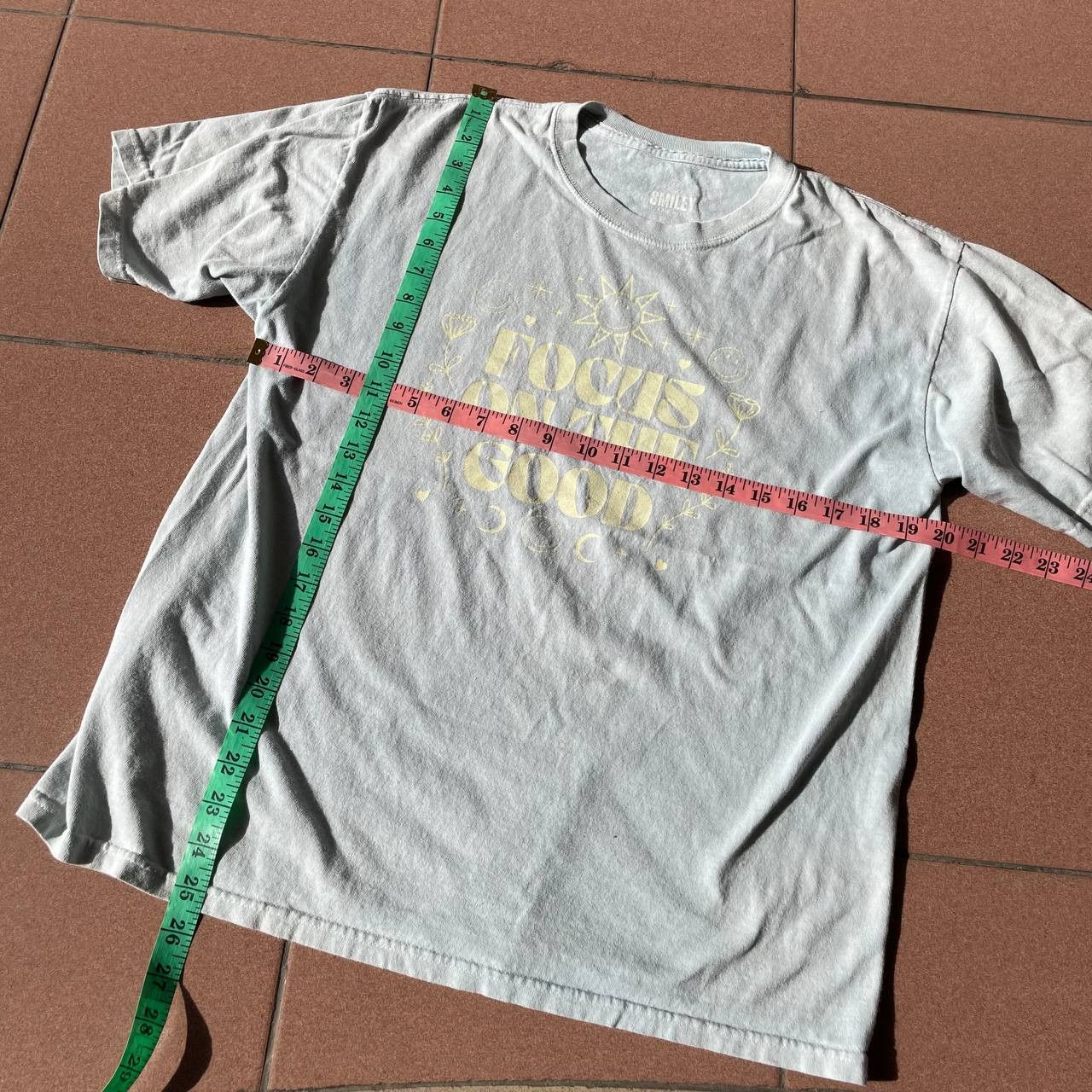 Other ⭐️SALE⭐️ [L] SMILEY FOCUS ON THE GOOD TSHIRT GRAPHIC Size US L / EU 52-54 / 3 - 2 Thumbnail