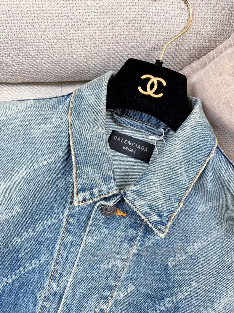 Balenciaga Balenciaga Gradient Full Print Letter Logo Denim Jacket Size US XS / EU 42 / 0 - 4 Thumbnail