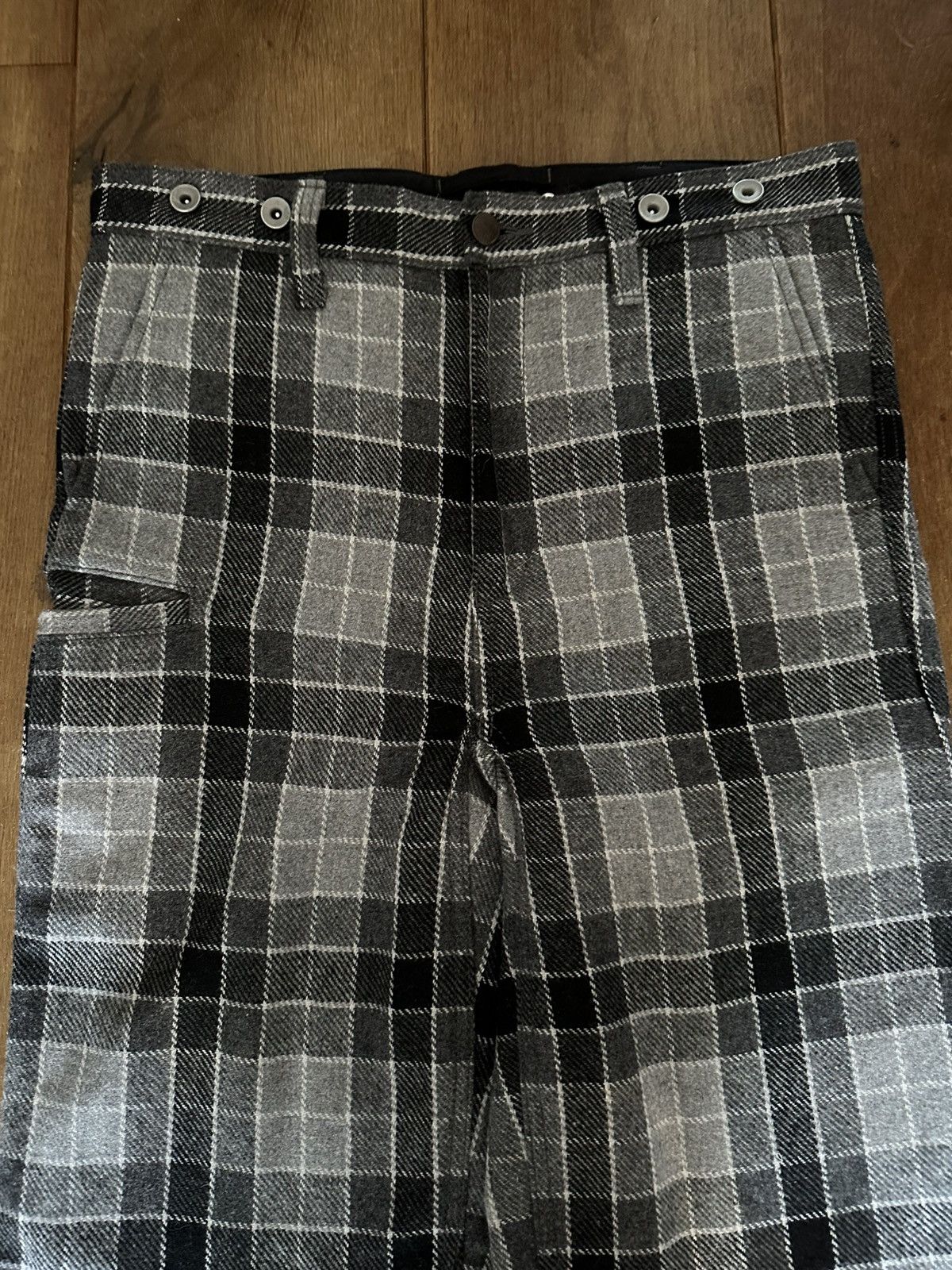 Maison MIHARA YASUHIRO Maison Mihara Yasuhiro Grey Plaid Wool Trousers - Size 46 Size US 30 / EU 46 - 2 Thumbnail