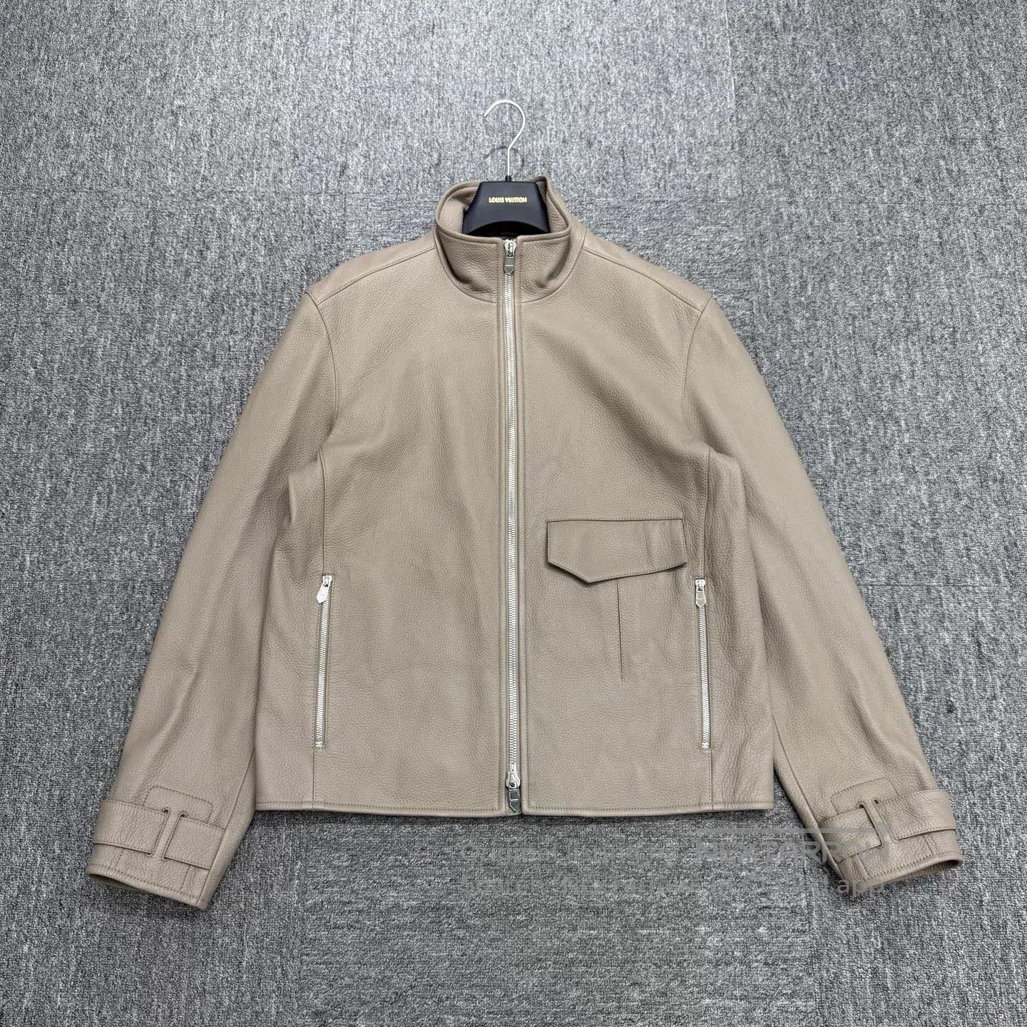 Hermes hermes suede jacket in beige size 50. Size US L / EU 52-54 / 3 - 1 Thumbnail