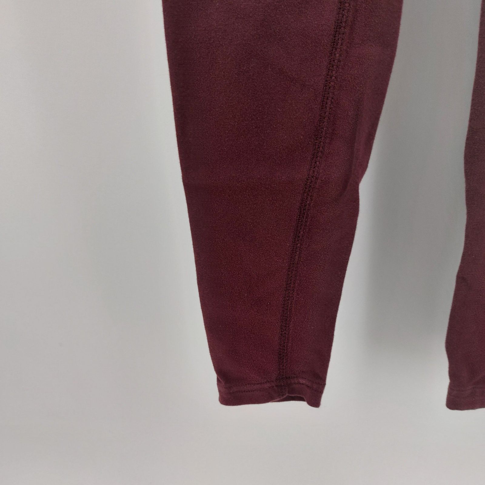 Nike Nike Athletic Leggings Size XS Burgundy Red Gold Print Sport Size 22" - 3 Thumbnail