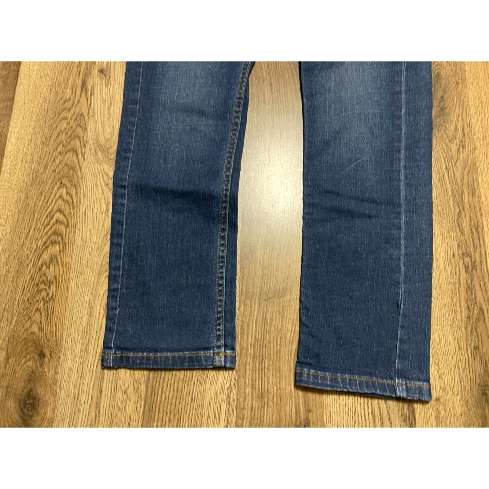 Calvin Klein Calvin Klein Jeans Women's Jeans, Blue Denim Slim Boyfriend Pockets Size 2 Regular Inseam 26.5 in Womens Size 26" / US 2 / IT 38 - 3 Thumbnail