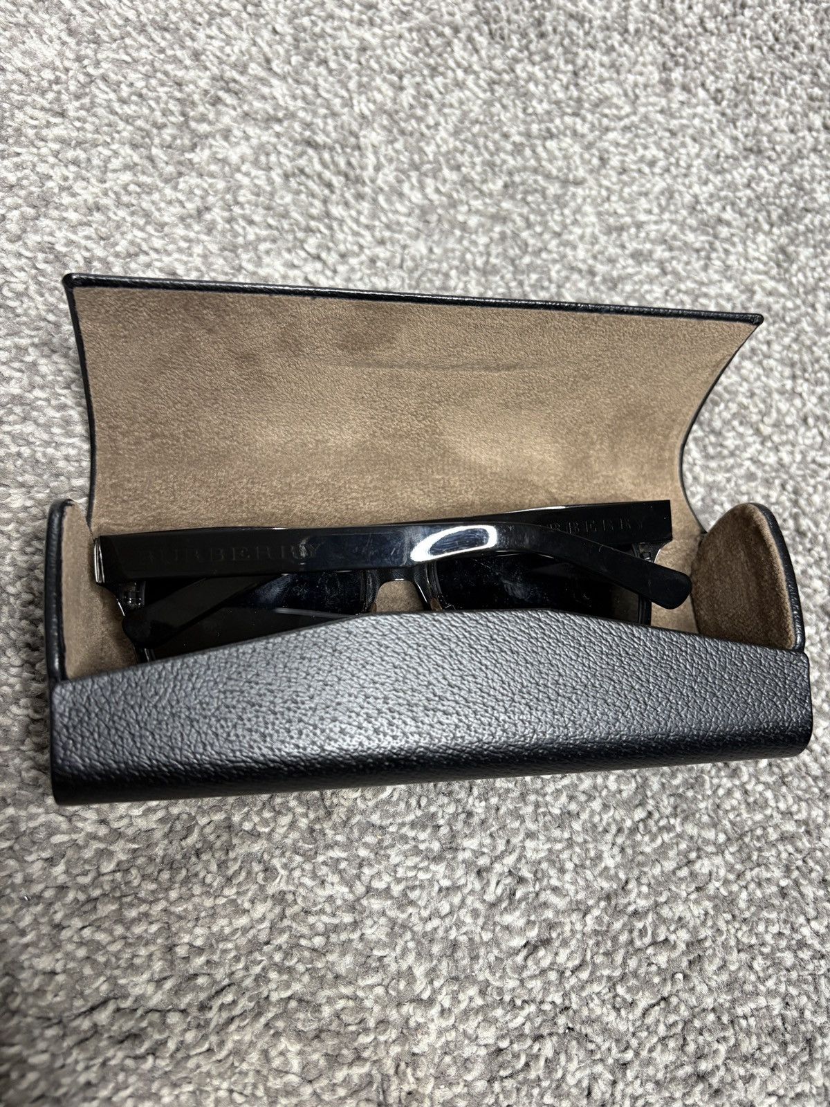 Burberry Burberry Sunglasses Shades Size ONE SIZE - 4 Thumbnail