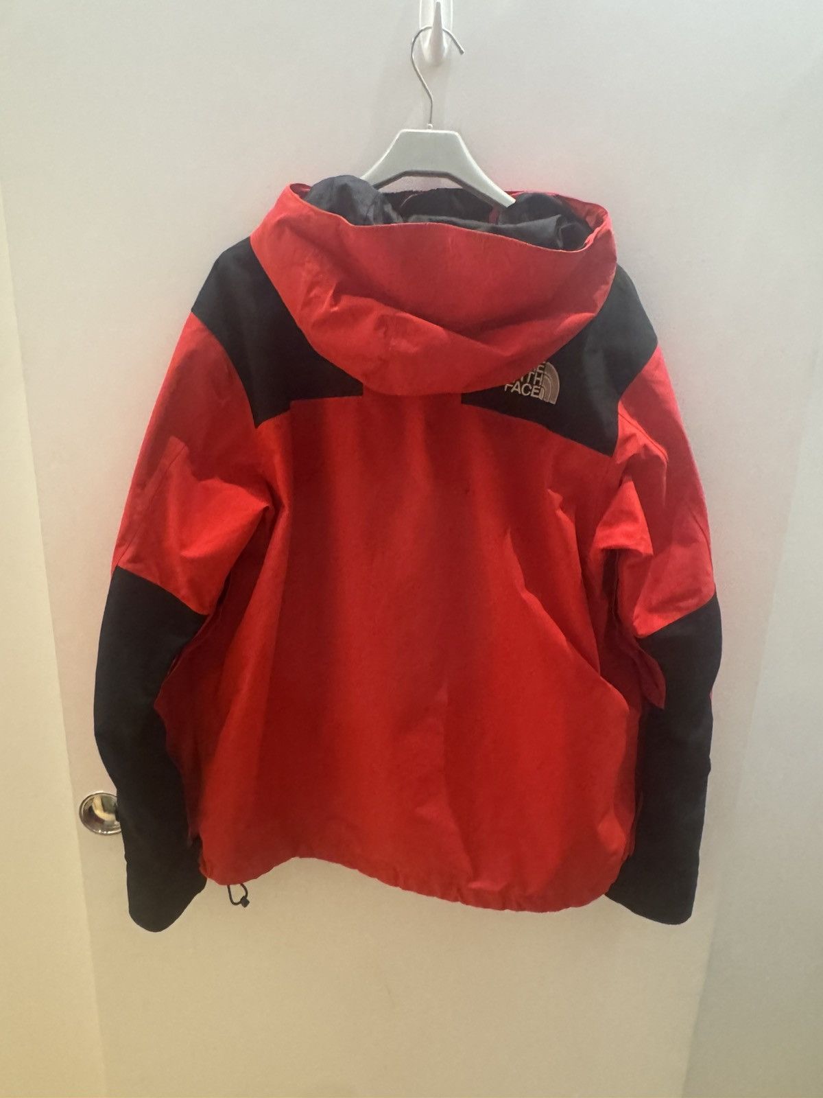 Supreme × The North Face Supreme TNF Arc Logo Mountain Parka Red Medium Size US M / EU 48-50 / 2 - 8 Thumbnail