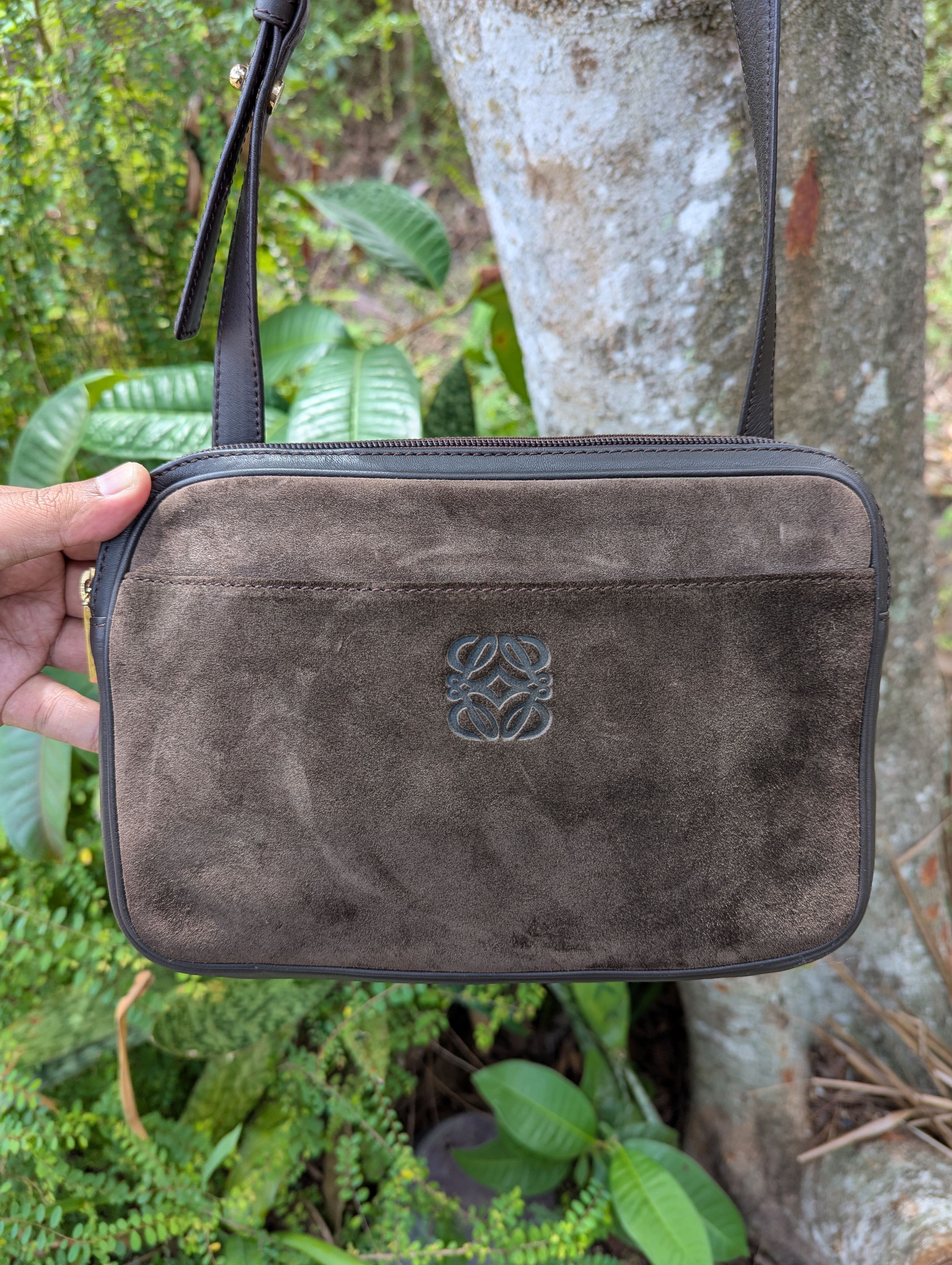 Loewe 🔥FREE SHIPPING🔥 Loewe Anagram Brown Suede Shoulder Bag Size ONE SIZE - 2 Thumbnail