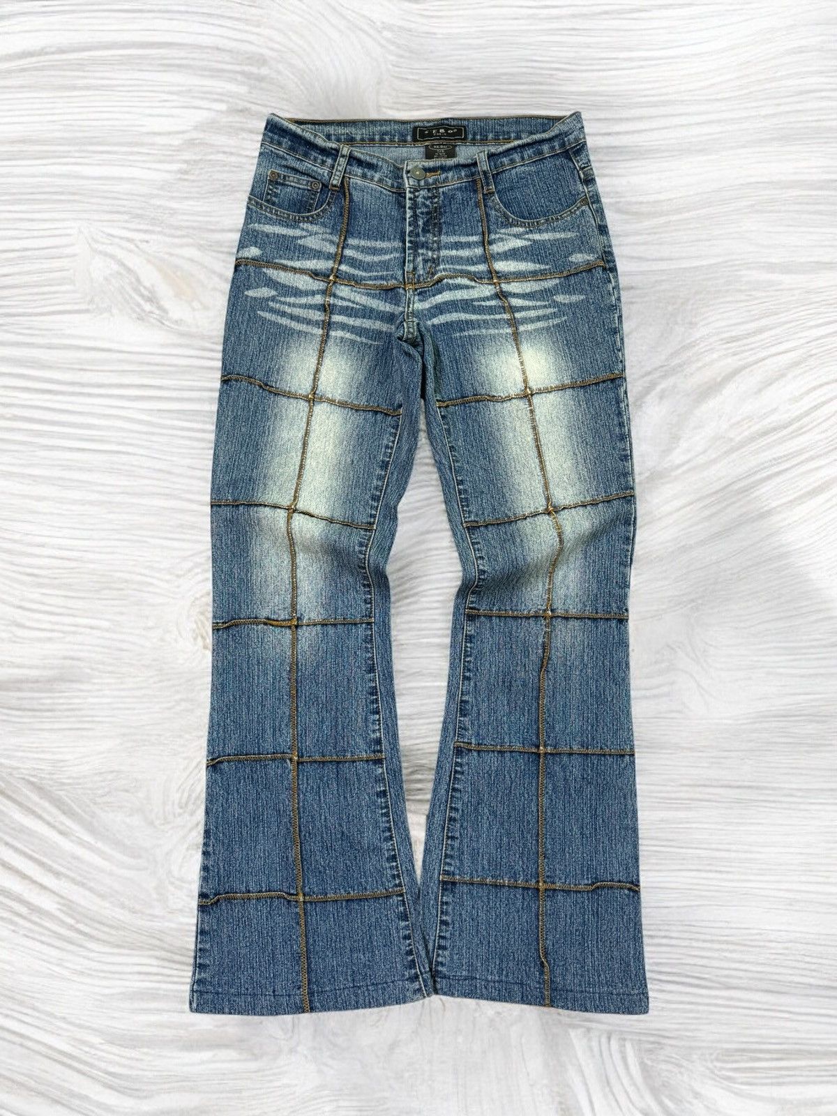 Hysteric Glamour FLARED SEBO RECONSTRUCTED DESIGN ELASTIC DENIM JEANS Size 28" / US 6 / IT 42 - 1 Thumbnail