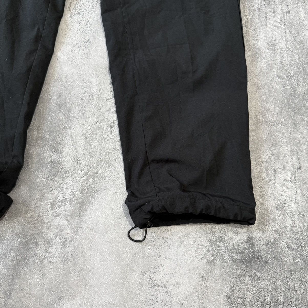 Nike Vintage Nike Nylon Track Pants Y2K Size US 34 / EU 50 - 3 Thumbnail