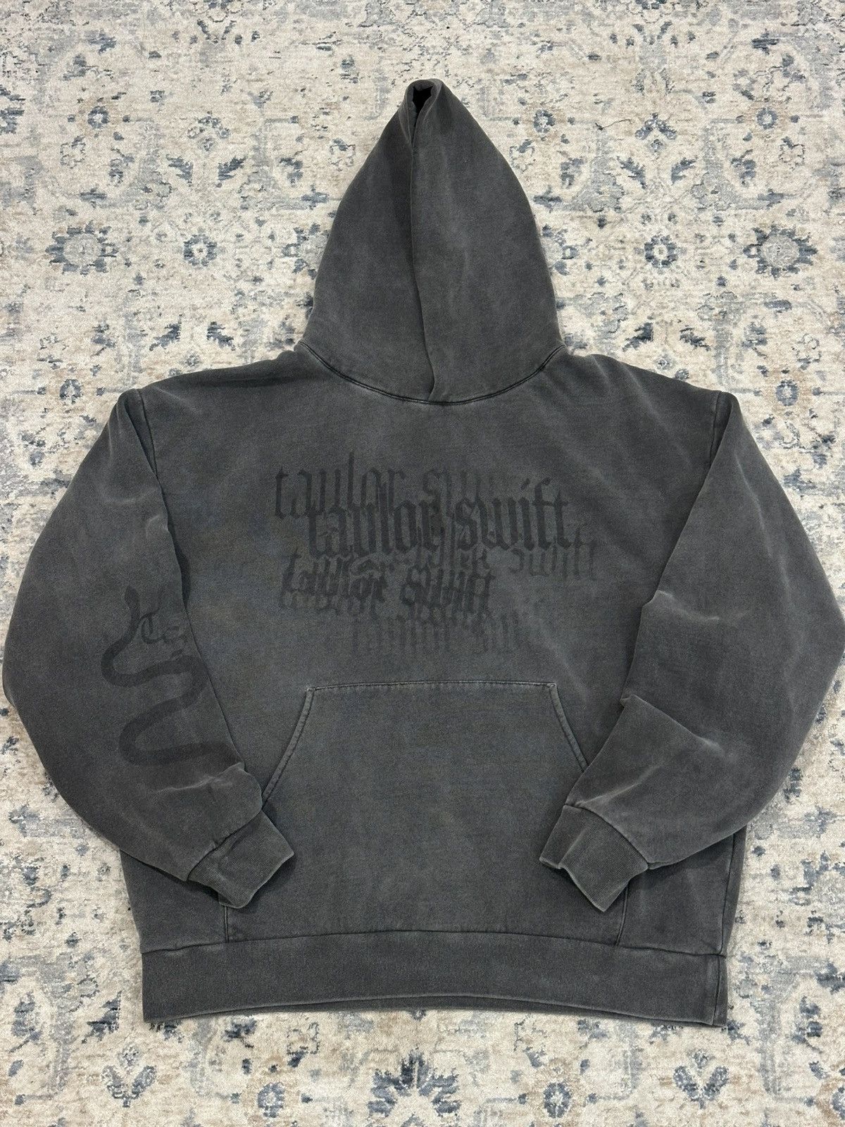 Other Taylor Swift Official Merch Reputation Hoodie Size M/L Size L / US 10 / IT 46 - 1 Thumbnail