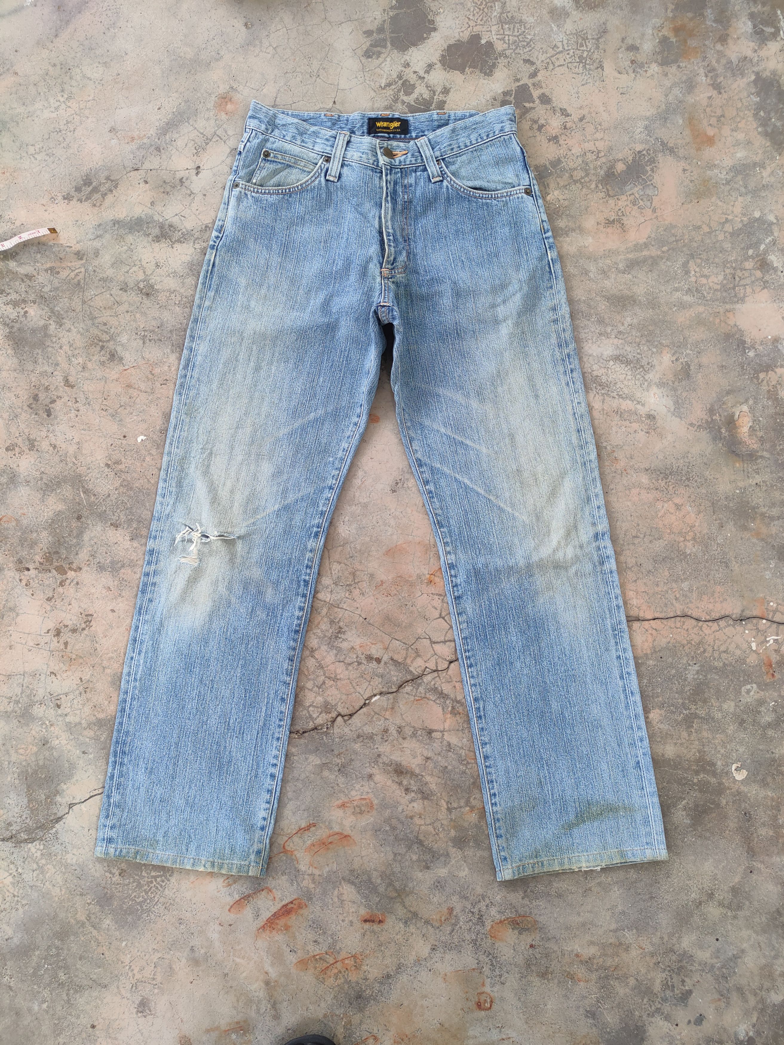 Wrangler W30 VINTAGE WRANGLER DISTRESSED RIPPED JEANS DENIM PANTS Size US 30 / EU 46 - 1 Thumbnail