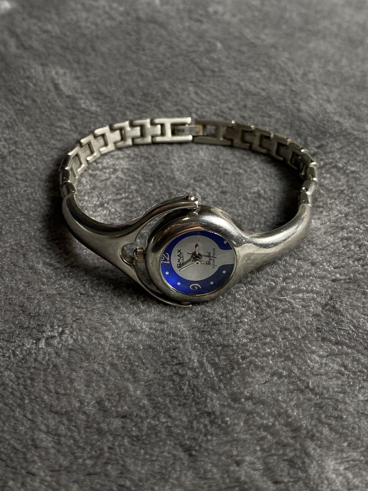 Futuristic Vintage Japan Blue Dial Bracelet Watch Work 100%