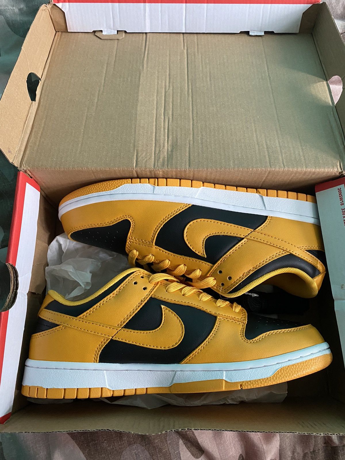 Nike Nike Black And Yellow Dunk Low Size US 9 / EU 42 - 1 Thumbnail
