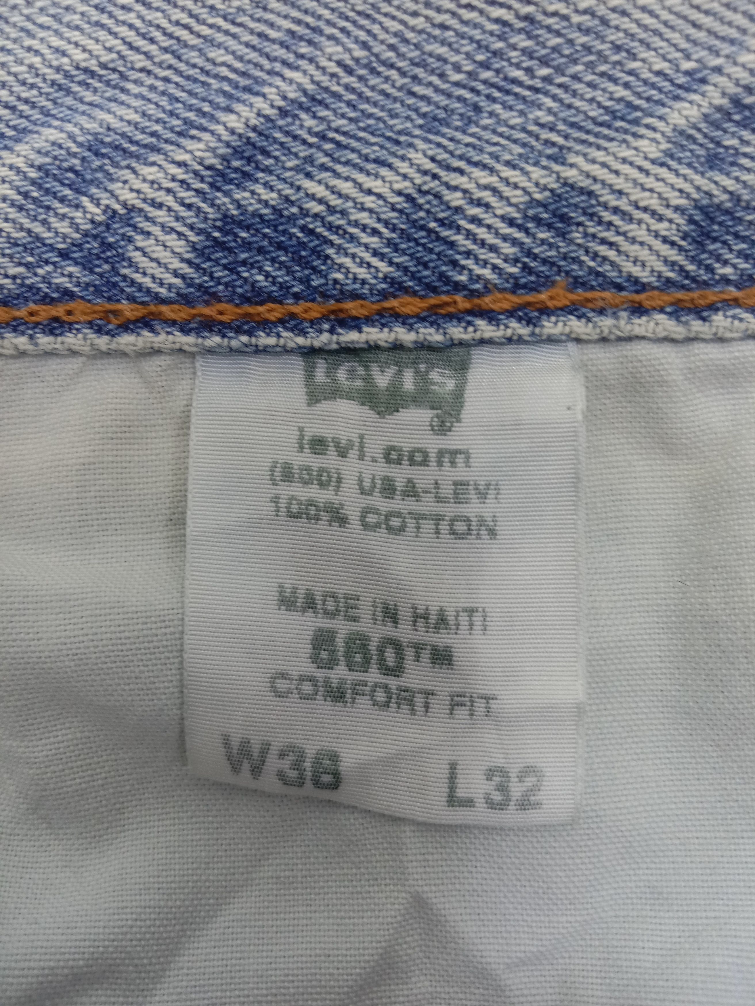 Levi's Vintage Levi's 560 Light Wash Jeans Comfort Fit Denim Size US 35 - 12 Thumbnail