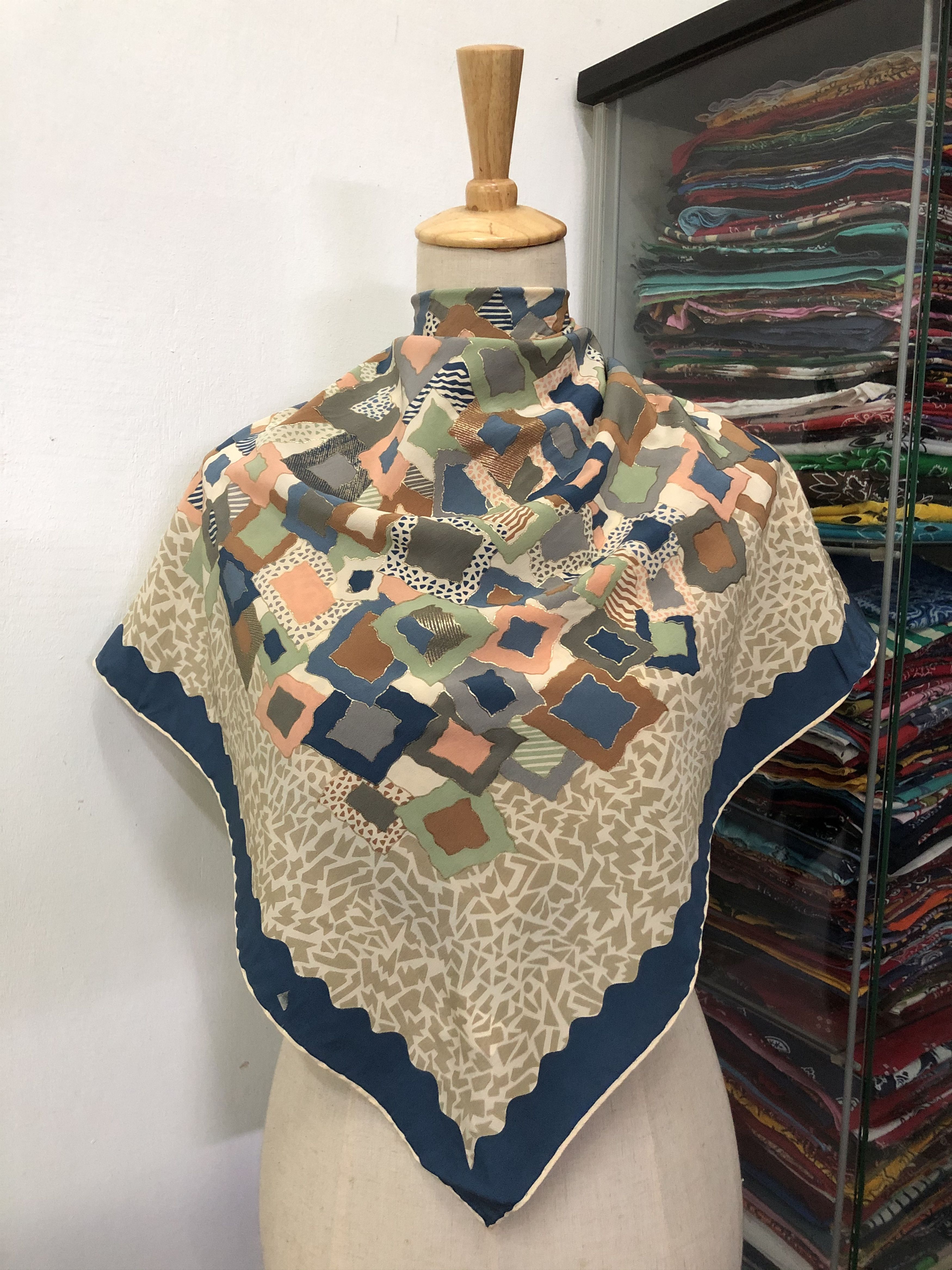Vintage Vintage Silk Scarf Size ONE SIZE - 1 Thumbnail