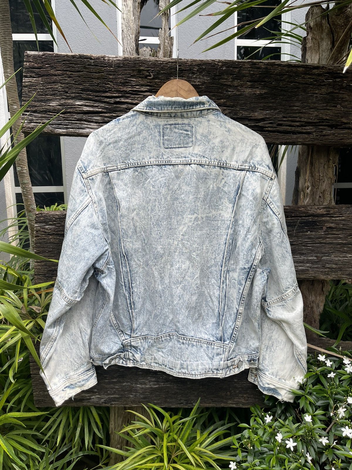 Edwin Vintage Edwin Acid Wash Denim Jacket Made in Japan (Size L) Size US L / EU 52-54 / 3 - 11 Thumbnail
