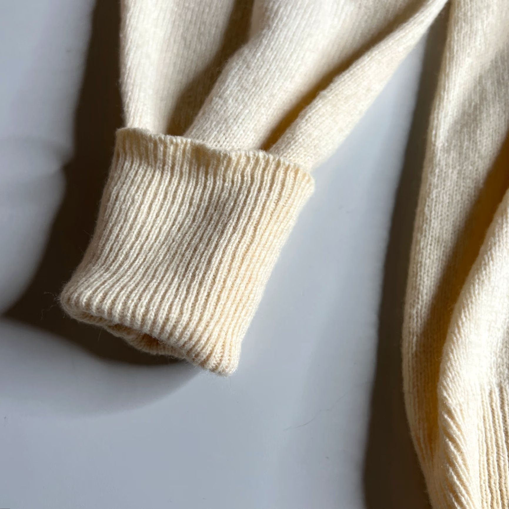 Vintage VINTAGE Lord Jeff Sweater XL Men's Wool V-Neck Cream Knit Pullover Made in USA Size US XL / EU 56 / 4 - 2 Thumbnail