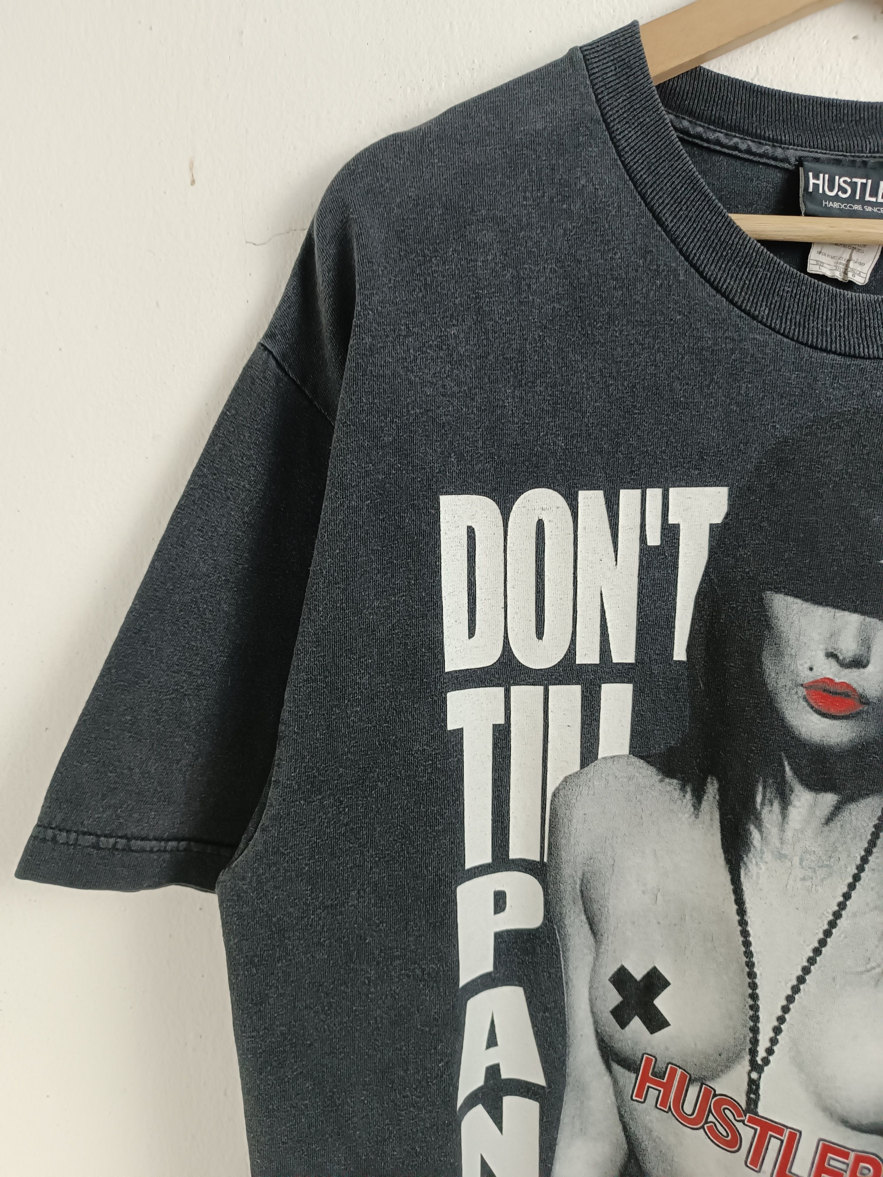 Hot Model Sex VINTAGE FADED HUSTLER TV SEXY ADULT XXX PORN TEE VERY RARE Size US L / EU 52-54 / 3 - 5 Thumbnail