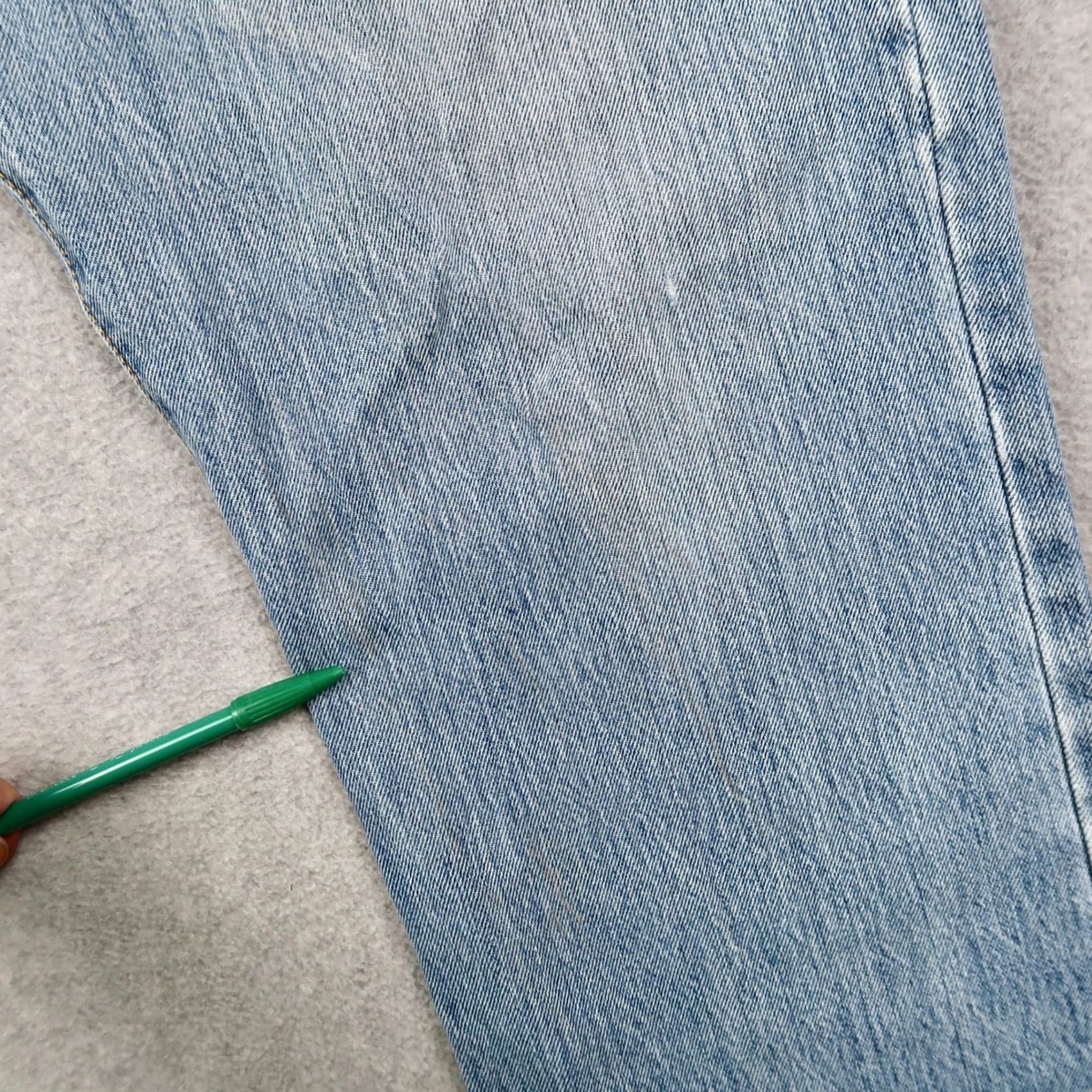 Levi's VINTAGE Levis 501 Jeans Mens 35x30 Light Wash Blue Denim Button Fly Original Fit Size US 35 - 7 Thumbnail