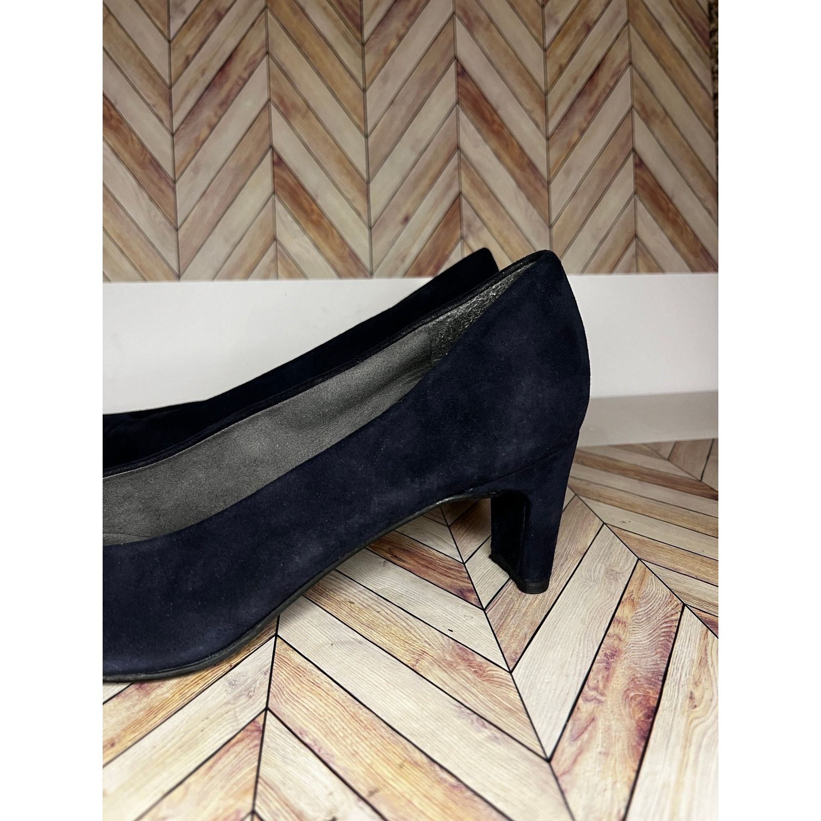 Stuart Weitzman Stuart Weitzman Alma Suede Heeled Pump Shoes Navy Womens 7.5 Size US 7.5 / IT 37.5 - 4 Thumbnail