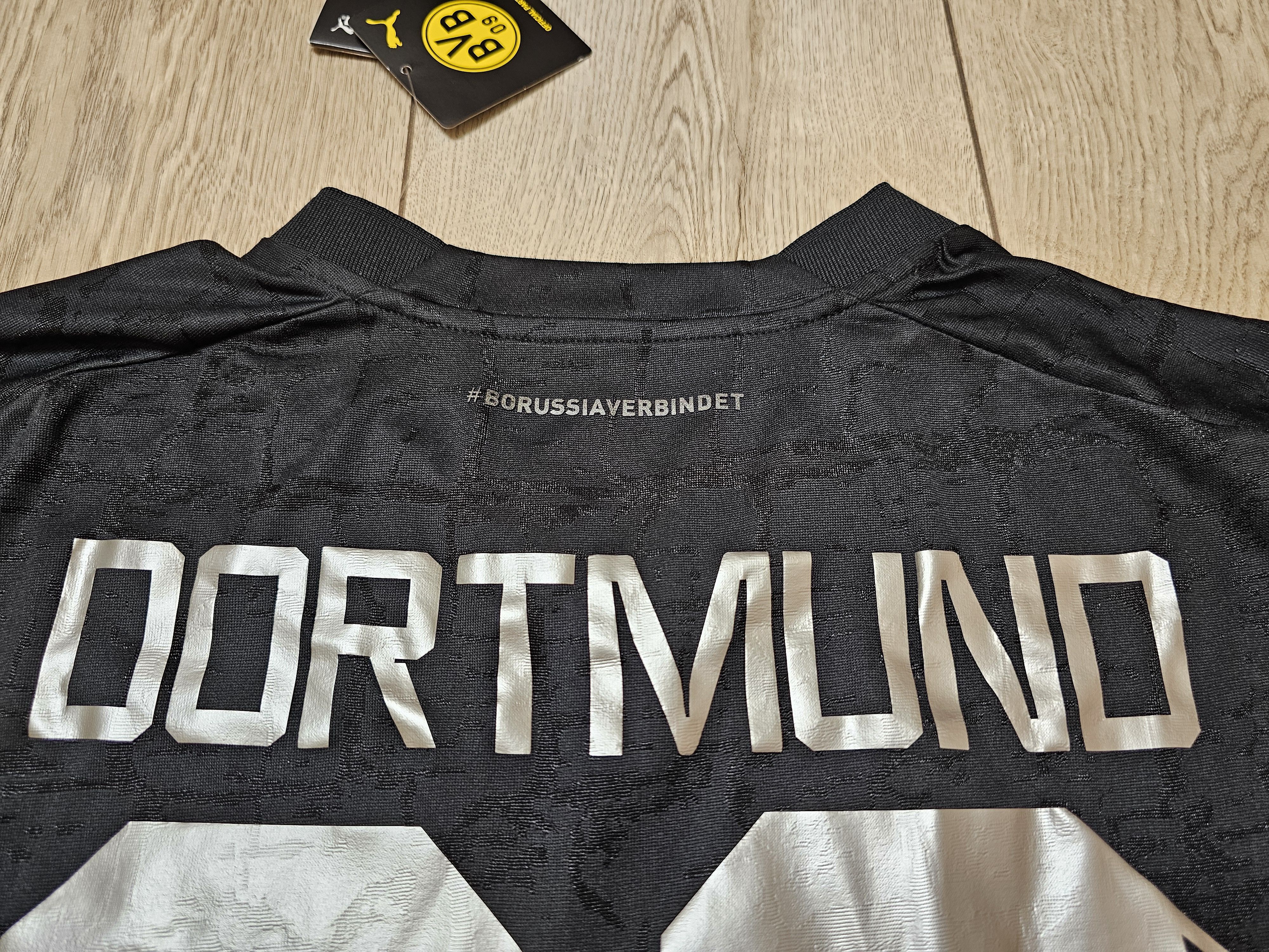 Puma BORUSSIA DORTMUND 2022 2023 SPECIAL CAN FOOTBALL SOCCER Size US XL / EU 56 / 4 - 7 Thumbnail