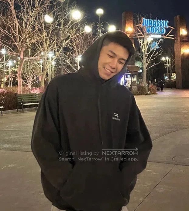 Balenciaga balenciaga black logo hoodie size small. Size US S / EU 44-46 / 1 - 5 Thumbnail