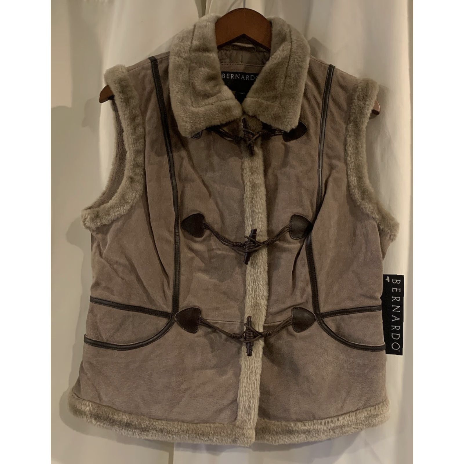 Vintage VINTAGE Bernardo Leather Vest Fur Trim Beige M Medium Women Vest Regular Lining Leather NWT Size M / US 6-8 / IT 42-44 - 2 Thumbnail