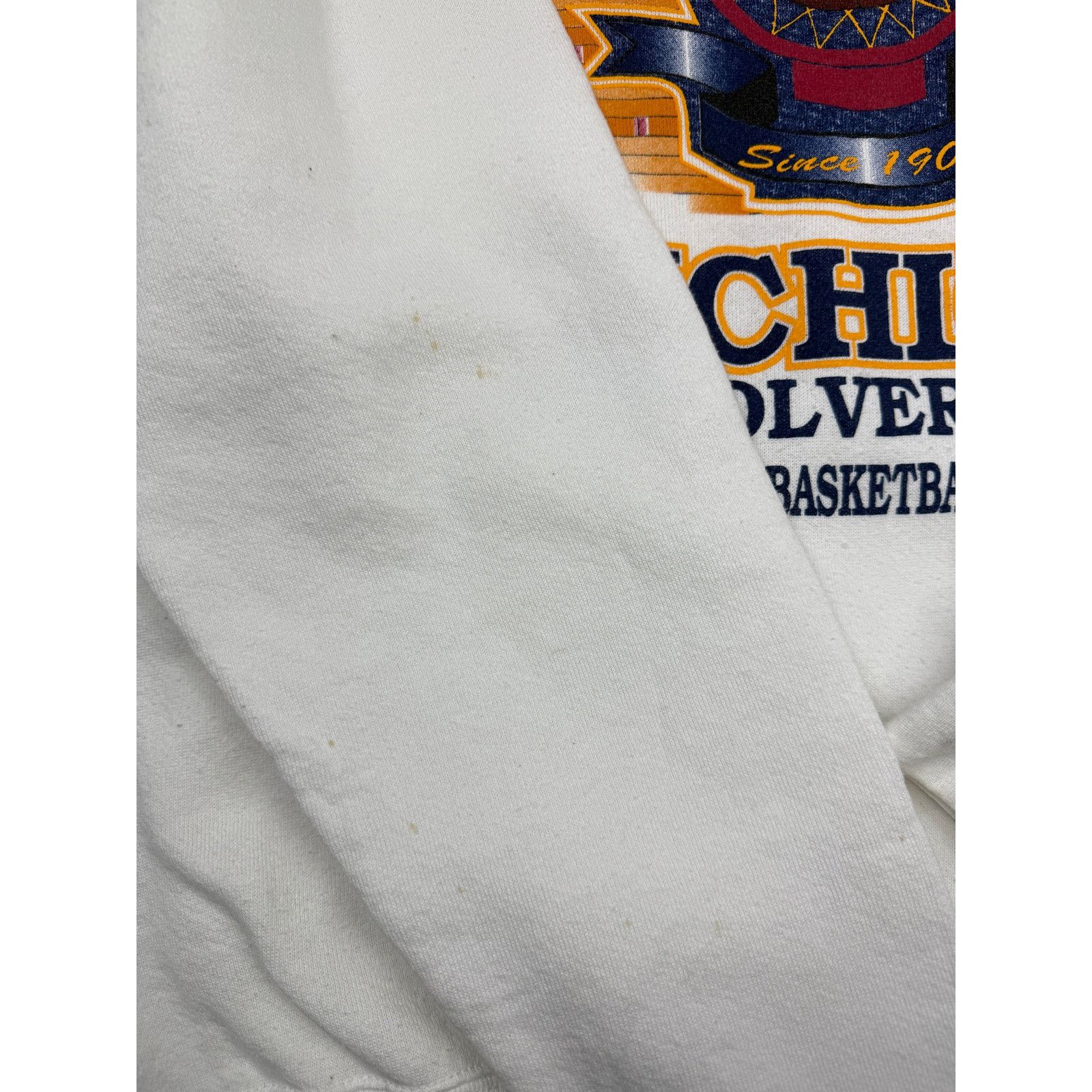Vintage Vintage 1997 Michigan Wolverines Basketball NCAA Size XL Size US XL / EU 56 / 4 - 7 Thumbnail