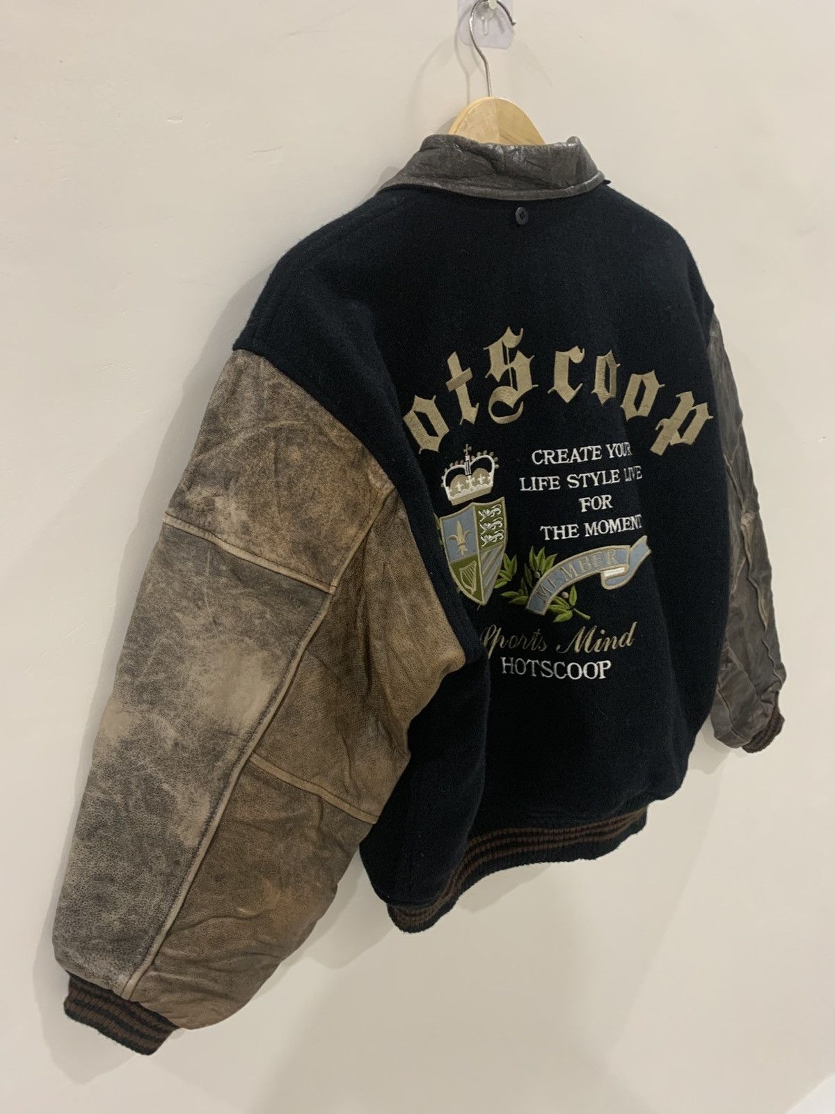 Japanese Brand Vintage 80’s “HOT SCOOP” Lettermen Varsity Jacket Size US L / EU 52-54 / 3 - 3 Thumbnail