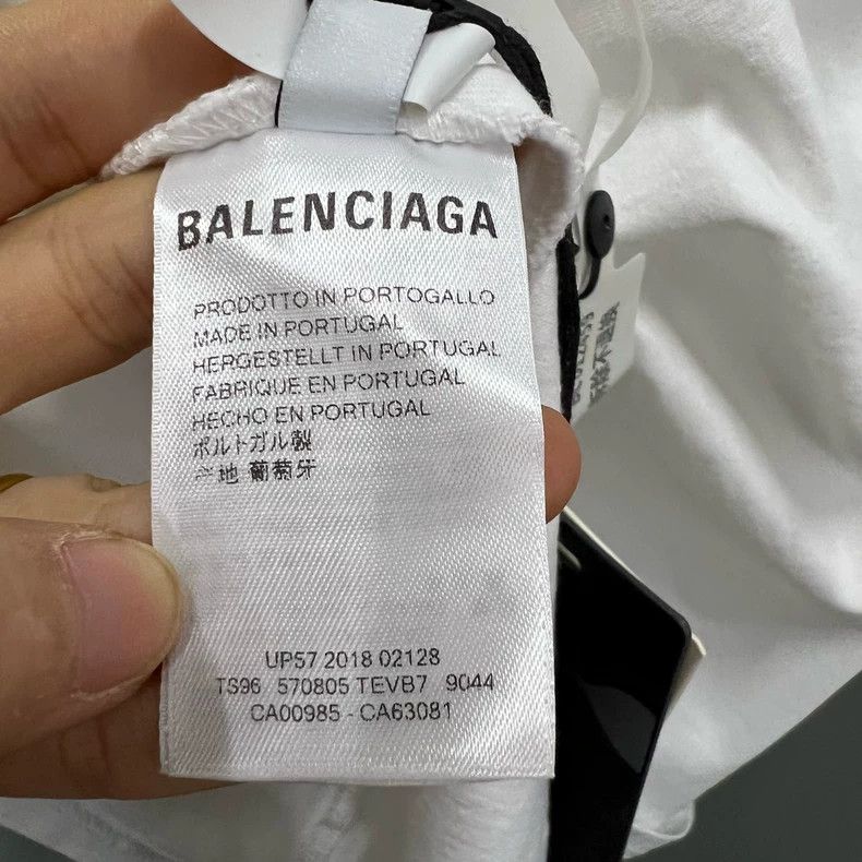 Balenciaga Balenciaga White graphic printed short sleeves Size US L / EU 52-54 / 3 - 4 Thumbnail
