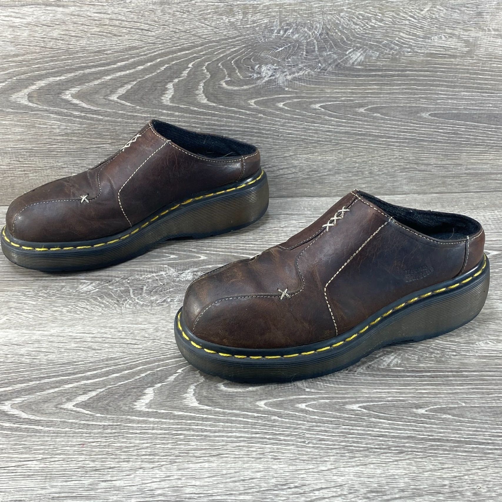 Dr. Martens VINTAGE Dr. Martens Womens 7 Brown Leather Platform Slip On Clogs Mules VTG Size US 5 / IT 35 - 5 Thumbnail