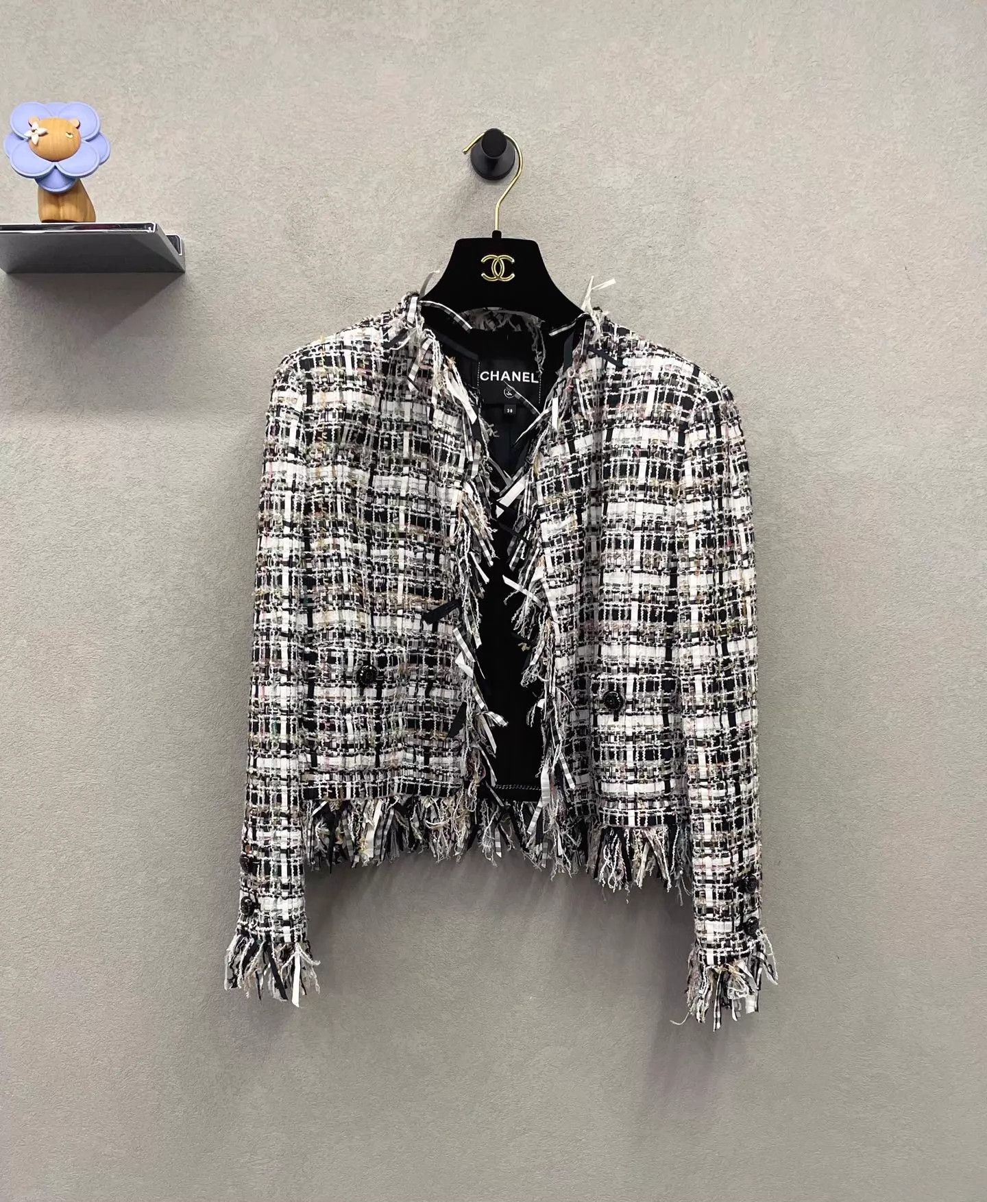 Chanel Chanel Women's 38 Versatile Stylish Jacket Size S / US 4 / IT 40 - 1 Thumbnail